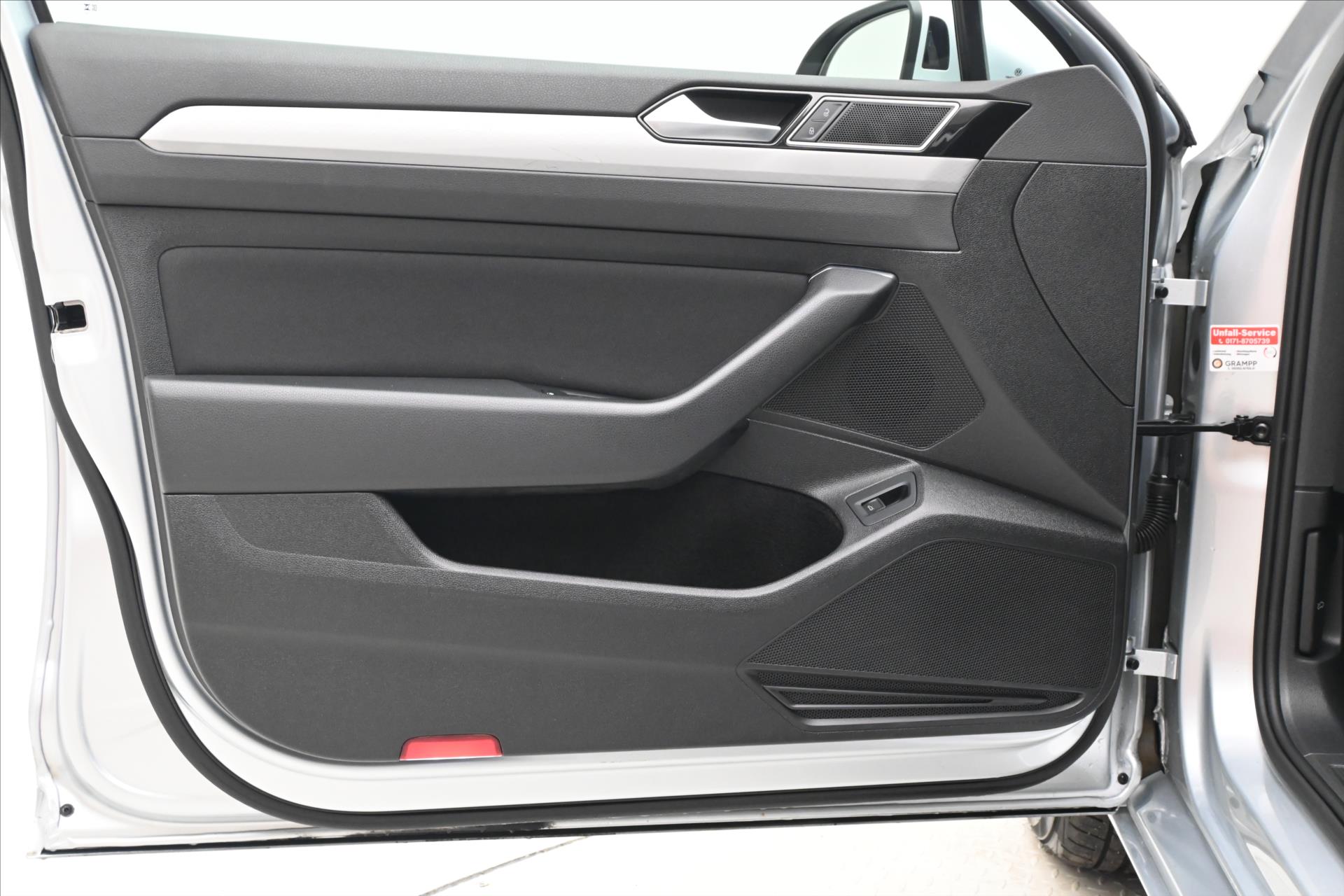 Hlavní fotografie vozu Volkswagen Passat 2,0 TDI 110 kW DSG Business Záruka až 5 let (25)