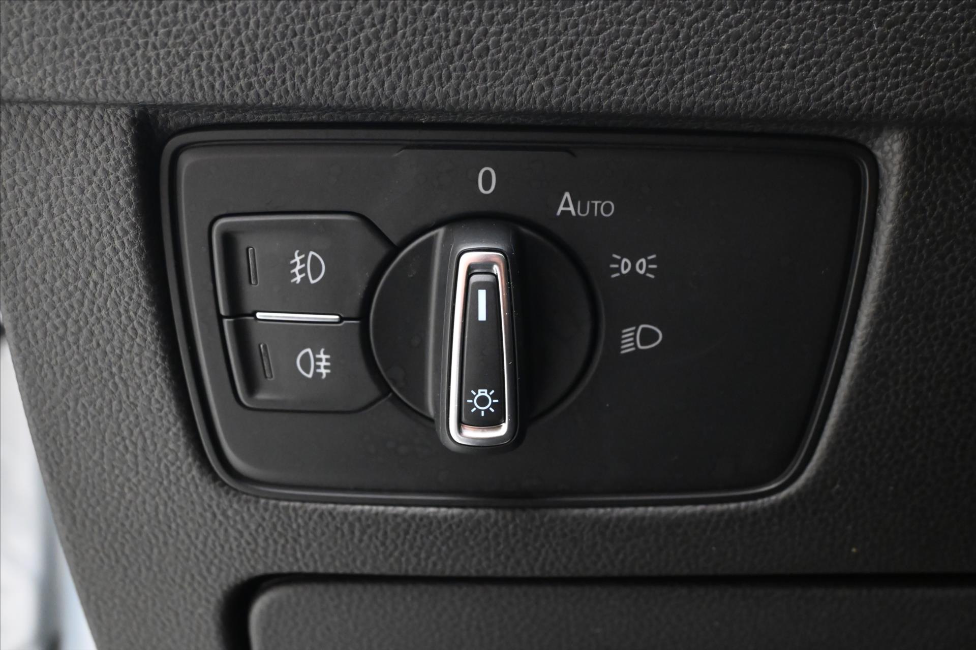 Hlavní fotografie vozu Volkswagen Passat 2,0 TDI 110 kW DSG Business Záruka až 5 let (27)