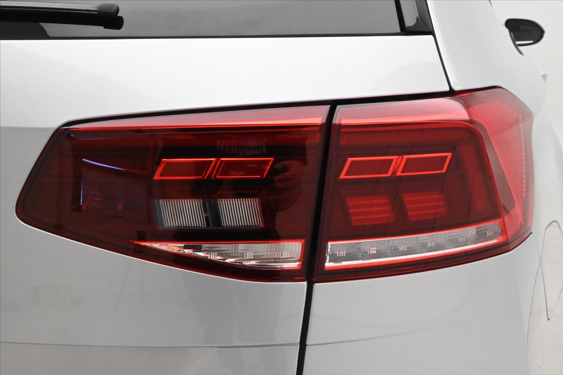 Hlavní fotografie vozu Volkswagen Passat 2,0 TDI 110 kW DSG Business Záruka až 5 let (31)