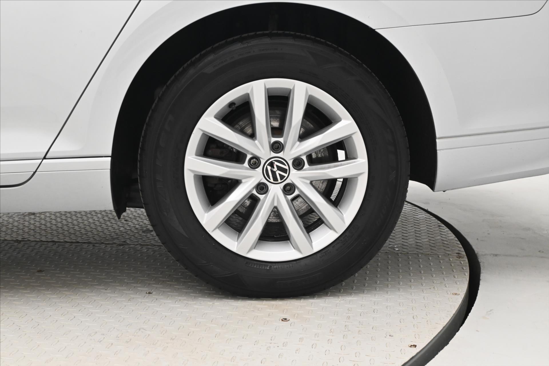 Hlavní fotografie vozu Volkswagen Passat 2,0 TDI 110 kW DSG Business Záruka až 5 let (32)