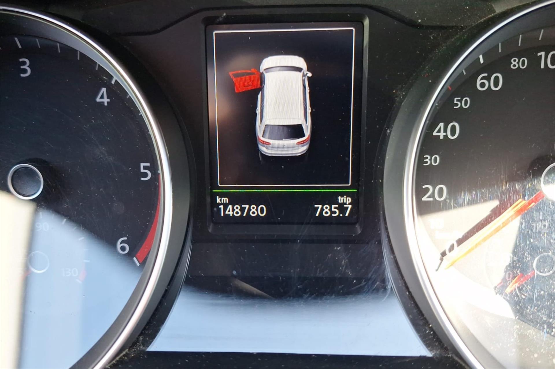 Hlavní fotografie vozu Volkswagen Passat 2,0 TDI 110 KW BUSINESS VŮZ PŘIPRAVUJEME K PRODEJI (3)