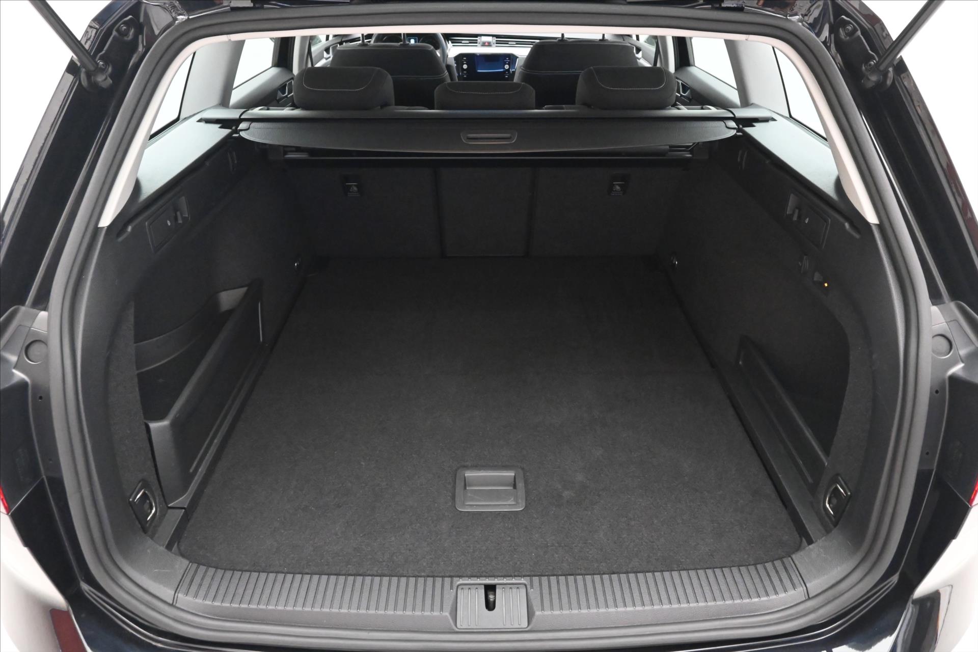 Hlavní fotografie vozu Volkswagen Passat 2,0 TDI 110KW Business Záruka až 5 let (10)