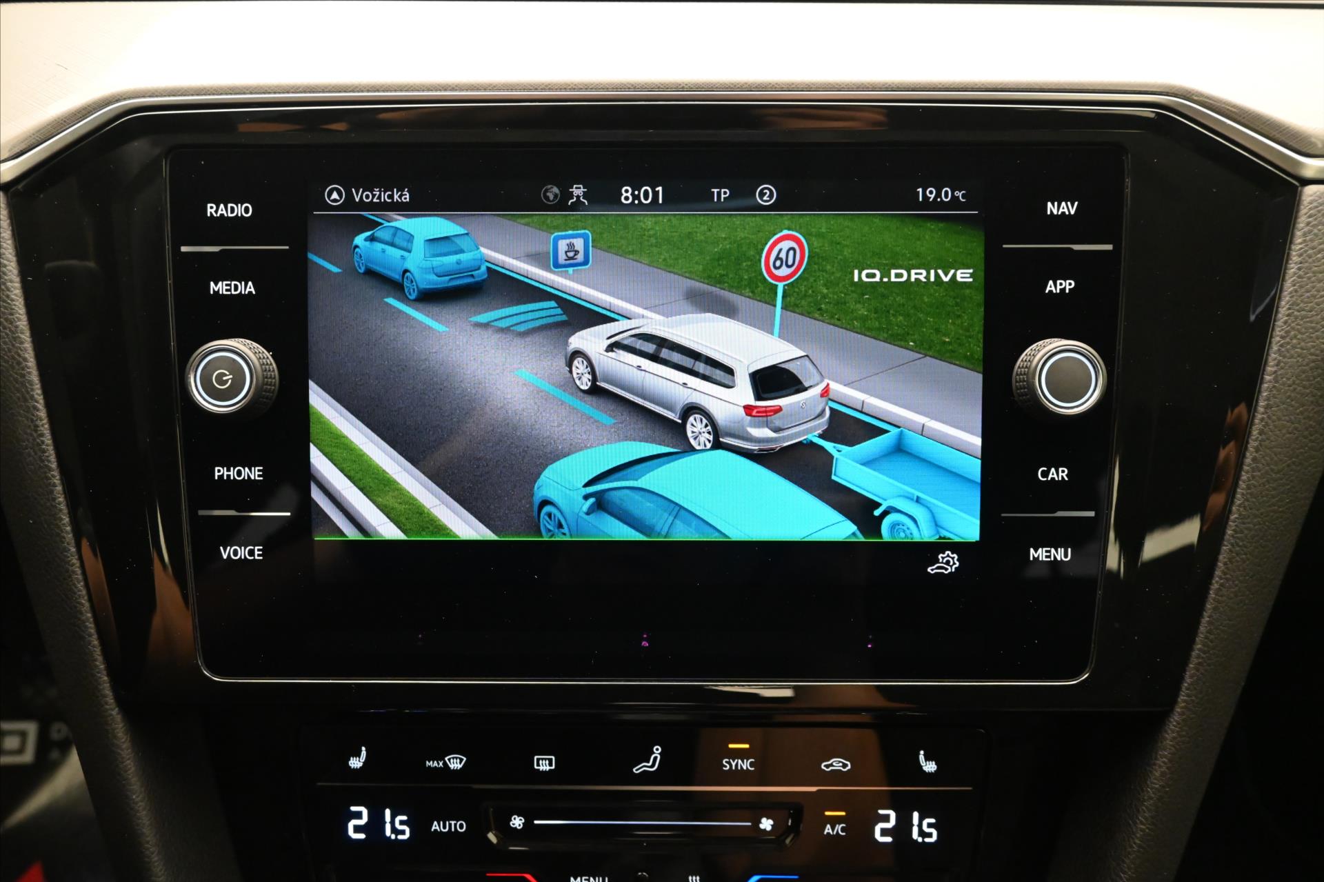 Hlavní fotografie vozu Volkswagen Passat 2,0 TDI 110KW Business Záruka až 5 let (19)