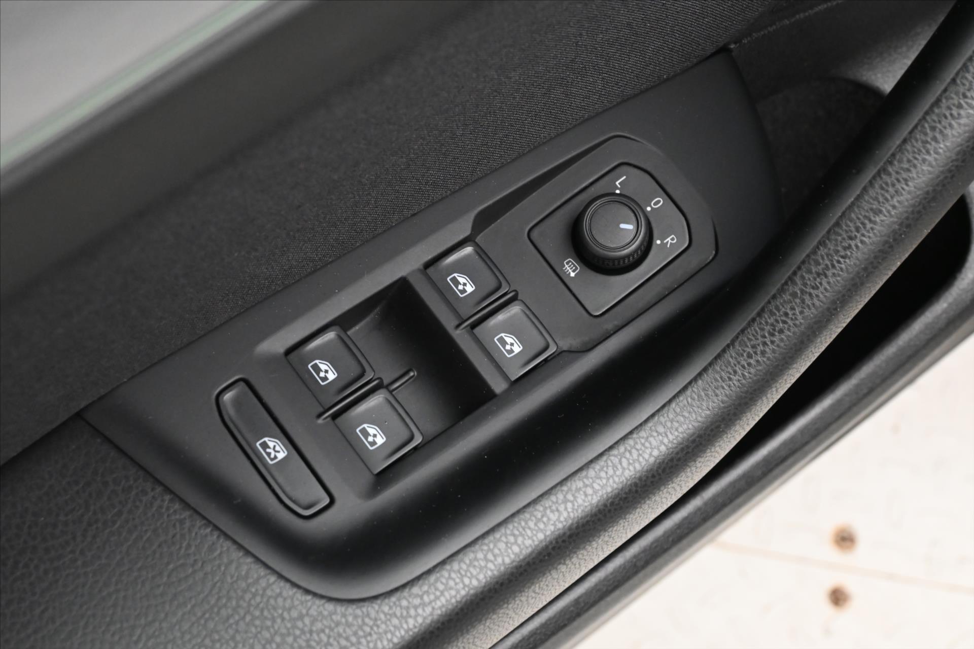 Hlavní fotografie vozu Volkswagen Passat 2,0 TDI 110KW Business Záruka až 5 let (26)