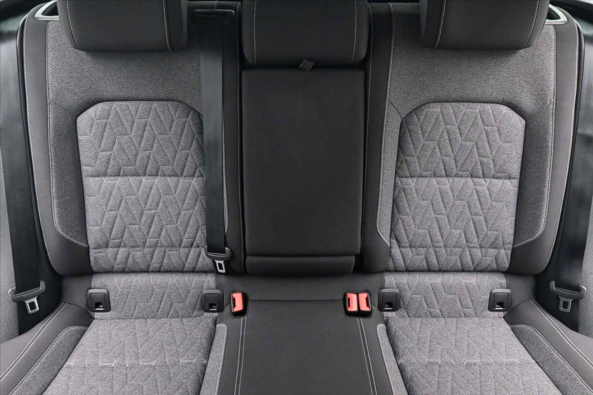 Hlavní fotografie vozu Volkswagen Passat 2,0 TDI 110KW Business Záruka až 5 let (28)