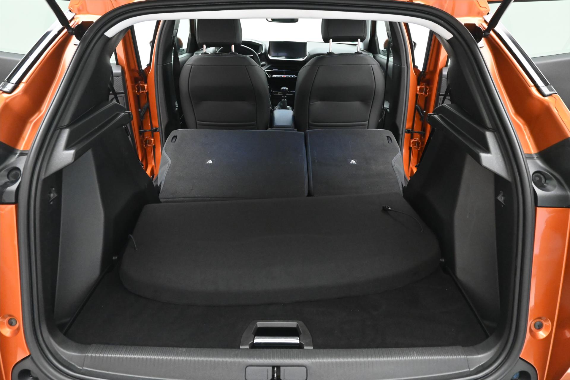 Main photo of the car Peugeot 2008 1,5 BlueHDi 81 kW Allure Záruka až 5 let (12)