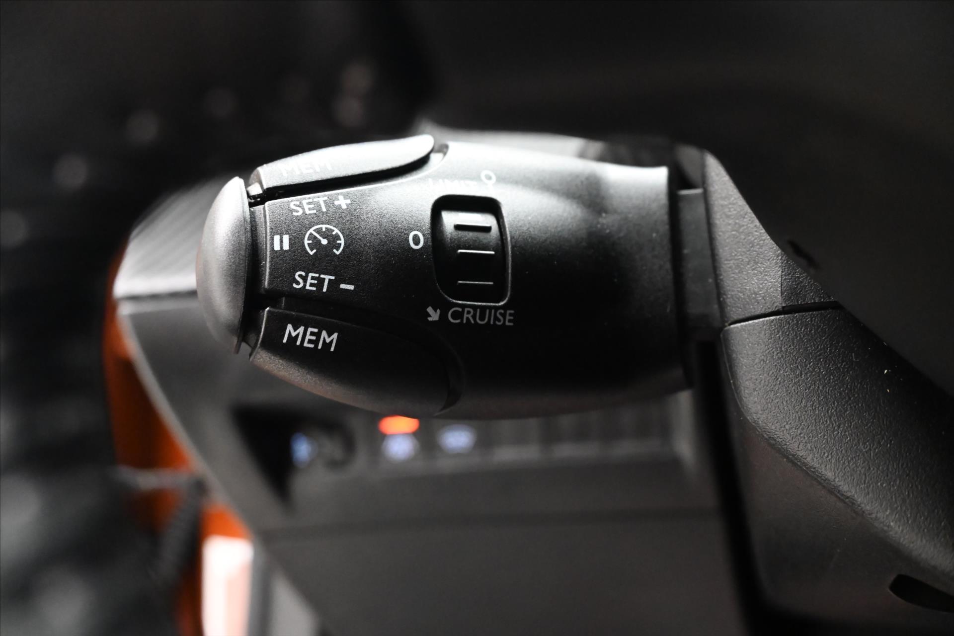 Main photo of the car Peugeot 2008 1,5 BlueHDi 81 kW Allure Záruka až 5 let (23)