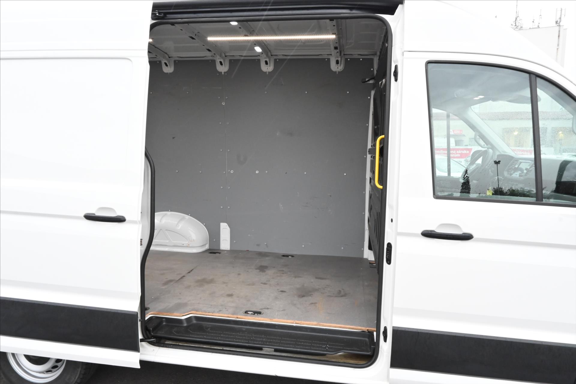 Hlavní fotografie vozu Volkswagen Crafter 2,0 TDI 130 kW DSG L2H2 Záruka až 5 let (11)