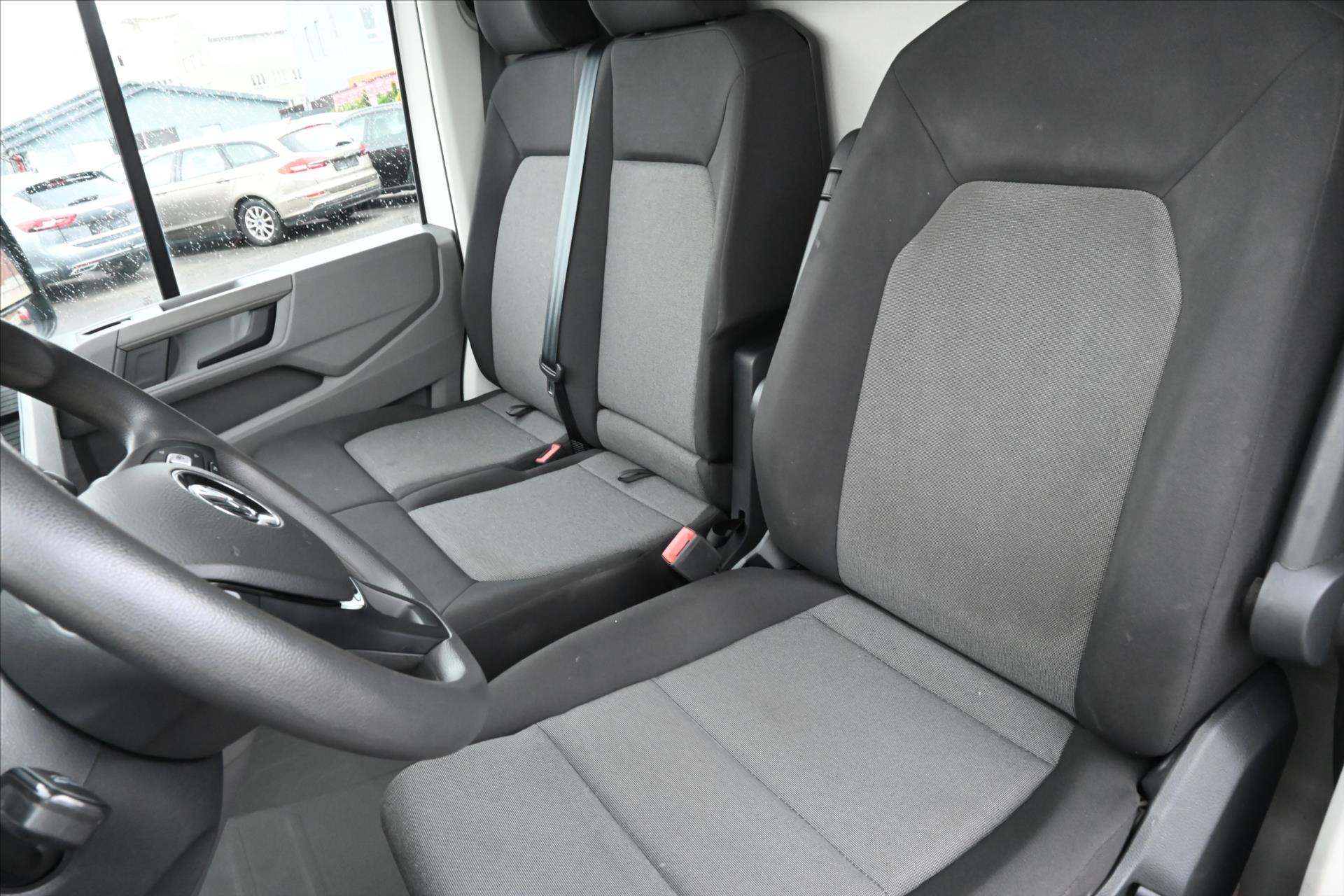 Hlavní fotografie vozu Volkswagen Crafter 2,0 TDI 130 kW DSG L2H2 Záruka až 5 let (26)