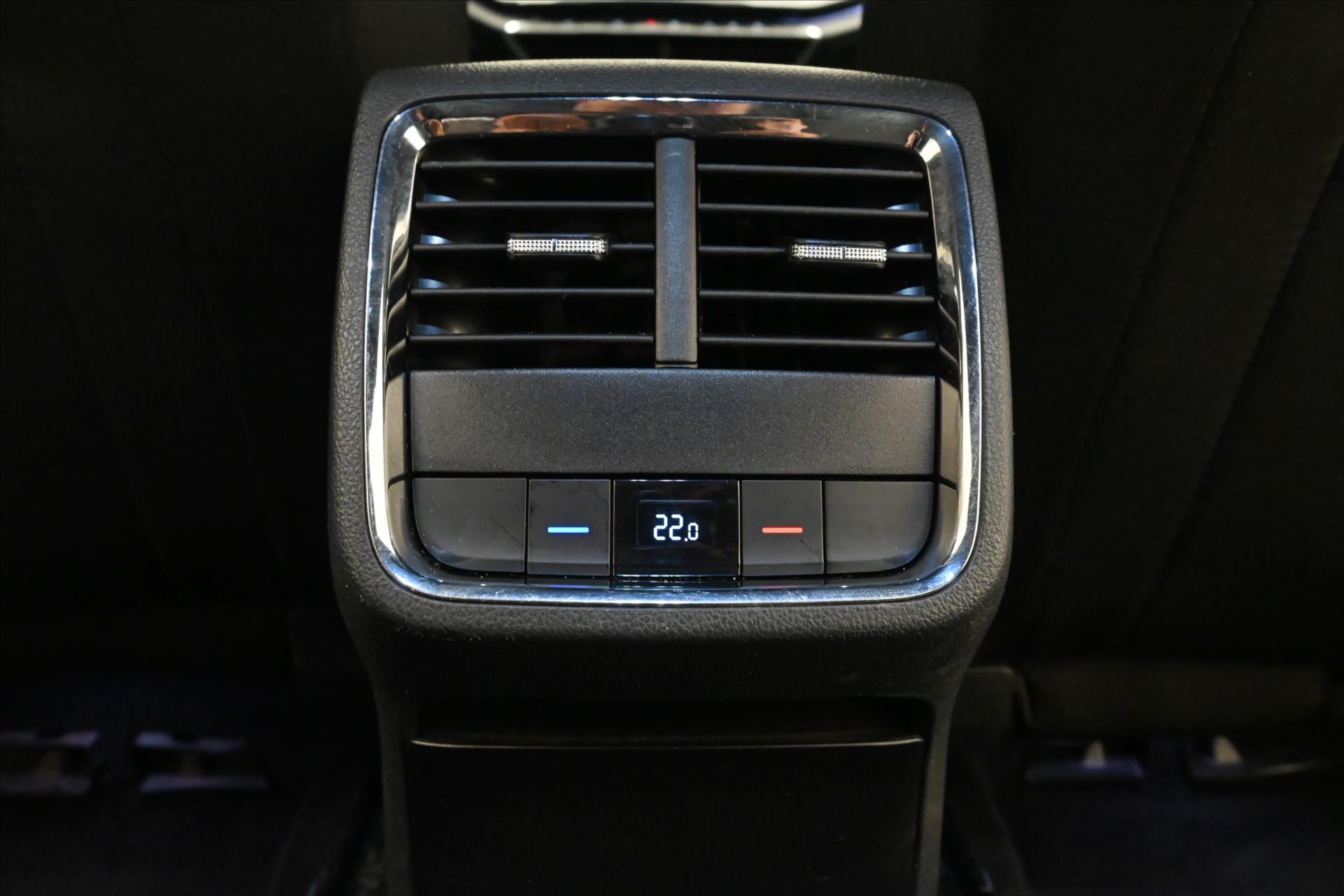 Hlavní fotografie vozu Škoda Octavia 2,0 TDI 110 kW DSG Sportline Záruka až 5 let (22)