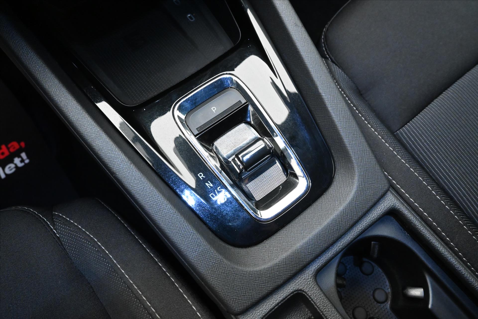 Hlavní fotografie vozu Škoda Octavia 2,0 TDI 110 kW DSG Sportline Záruka až 5 let (23)