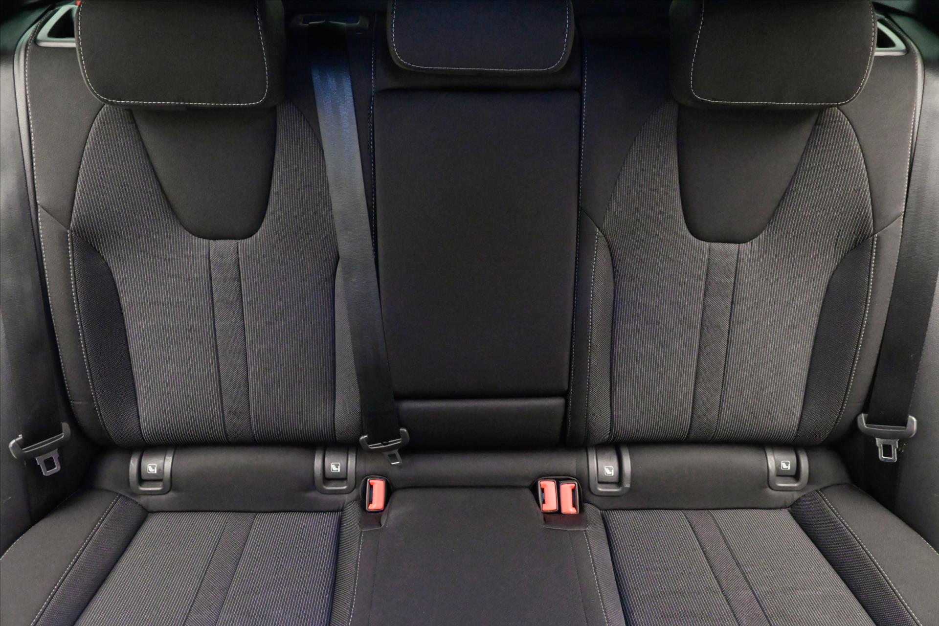 Hlavní fotografie vozu Škoda Octavia 2,0 TDI 110 kW DSG Sportline Záruka až 5 let (29)