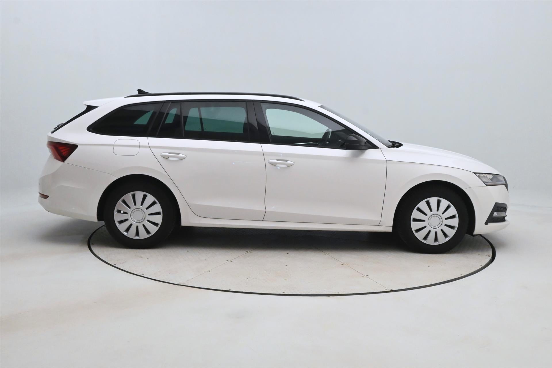 Hlavní fotografie vozu Škoda Octavia 2,0 TDI 110 kW DSG Sportline Záruka až 5 let (4)