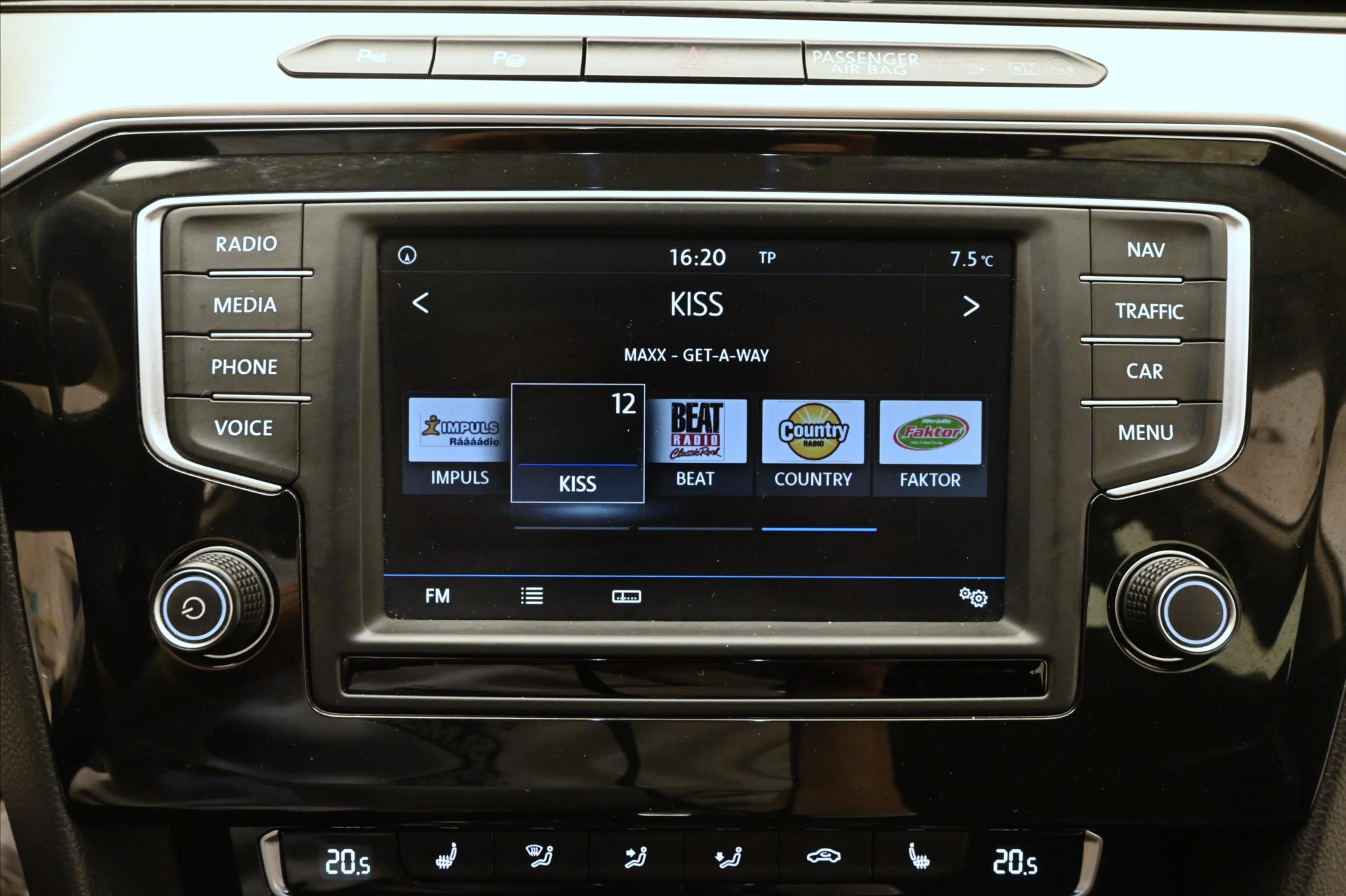 Hlavní fotografie vozu Volkswagen Passat 2,0 TDI 140 kW DSG 4Motion Záruka (19)