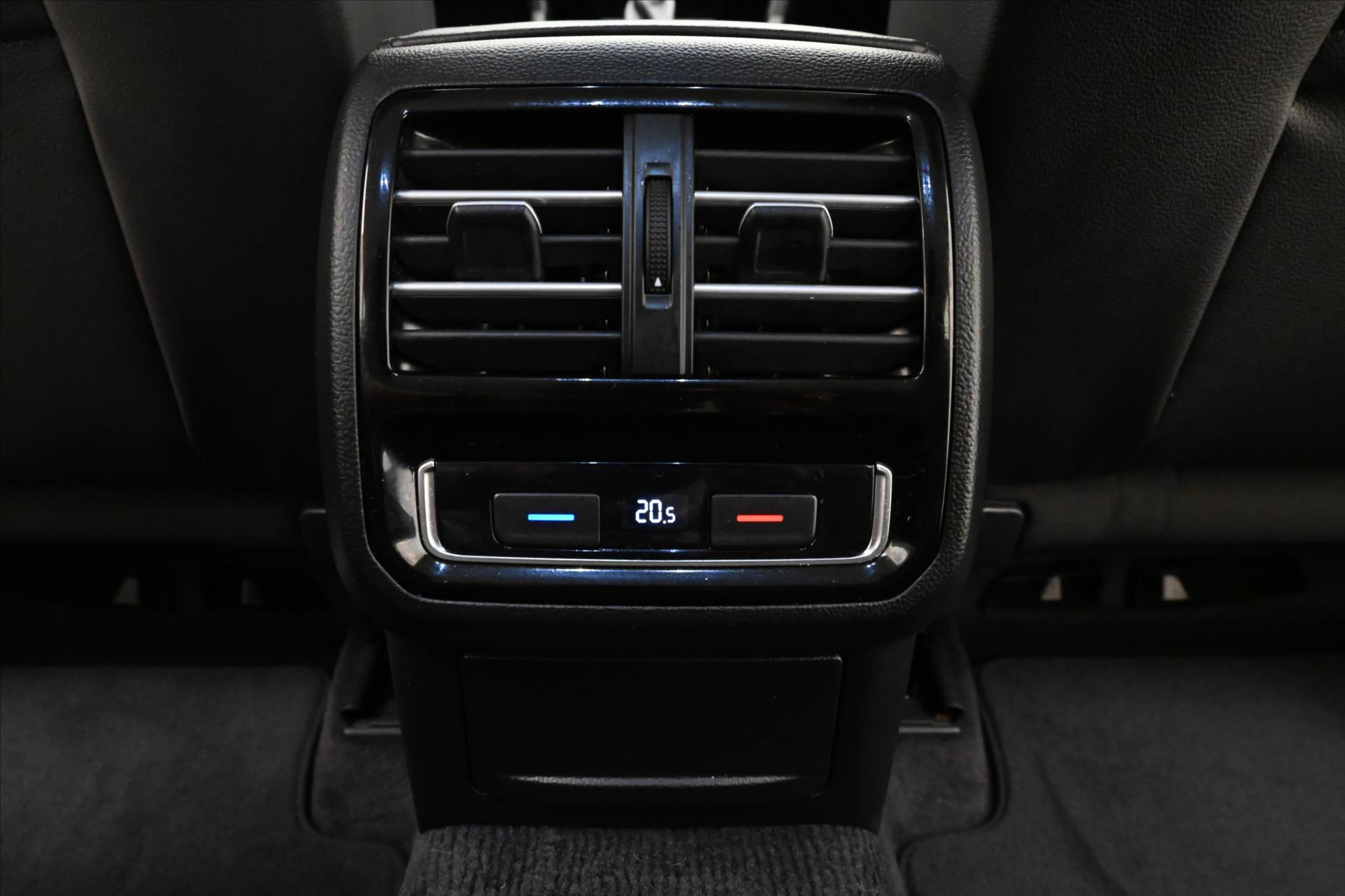 Hlavní fotografie vozu Volkswagen Passat 2,0 TDI 140 kW DSG 4Motion Záruka (21)