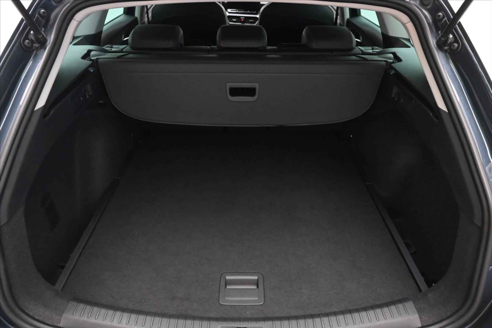 Hlavní fotografie vozu Seat Leon 2,0 TSI 140kW DSG FR Záruka až 5 let (10)