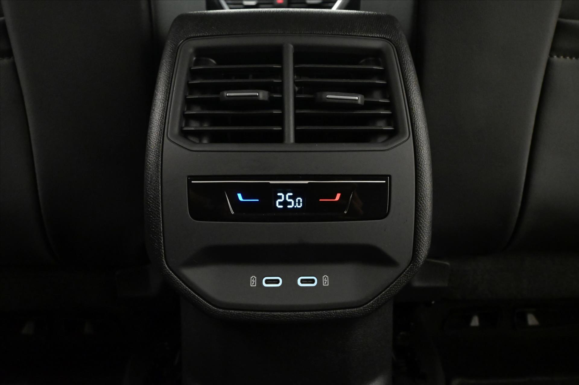 Hlavní fotografie vozu Seat Leon 2,0 TSI 140kW DSG FR Záruka až 5 let (21)