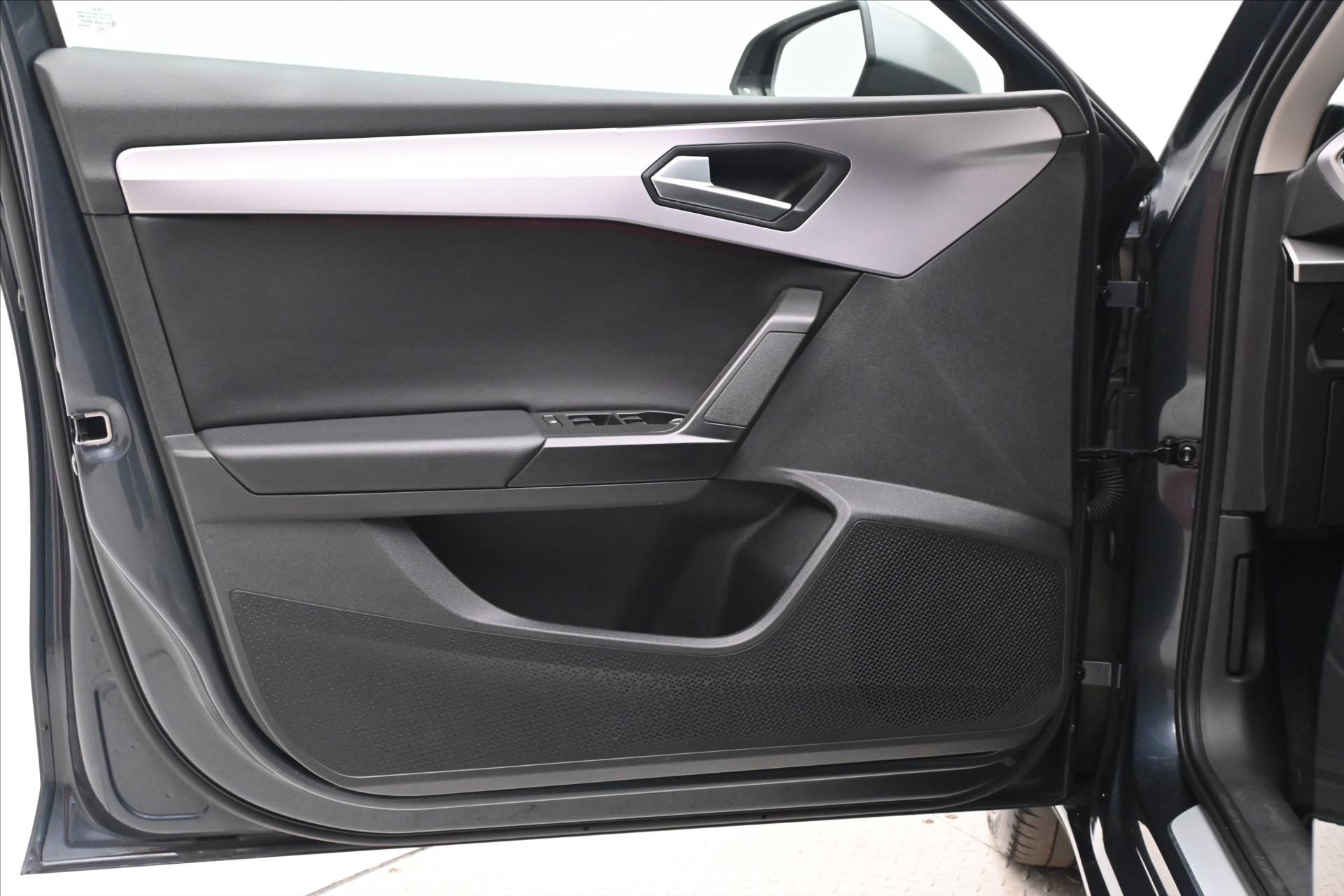 Hlavní fotografie vozu Seat Leon 2,0 TSI 140kW DSG FR Záruka až 5 let (24)