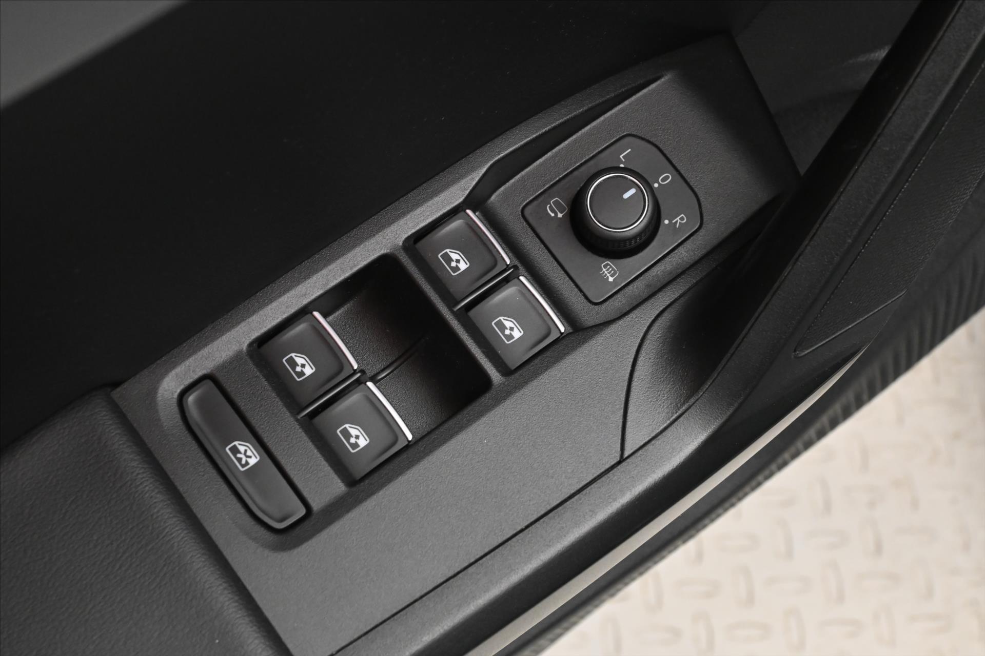 Hlavní fotografie vozu Seat Leon 2,0 TSI 140kW DSG FR Záruka až 5 let (26)