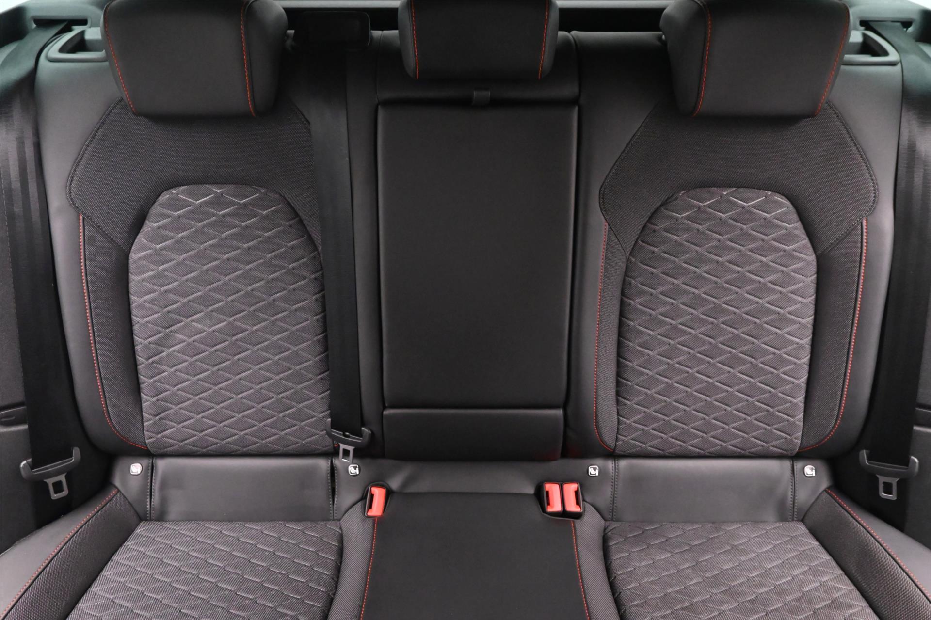 Hlavní fotografie vozu Seat Leon 2,0 TSI 140kW DSG FR Záruka až 5 let (28)