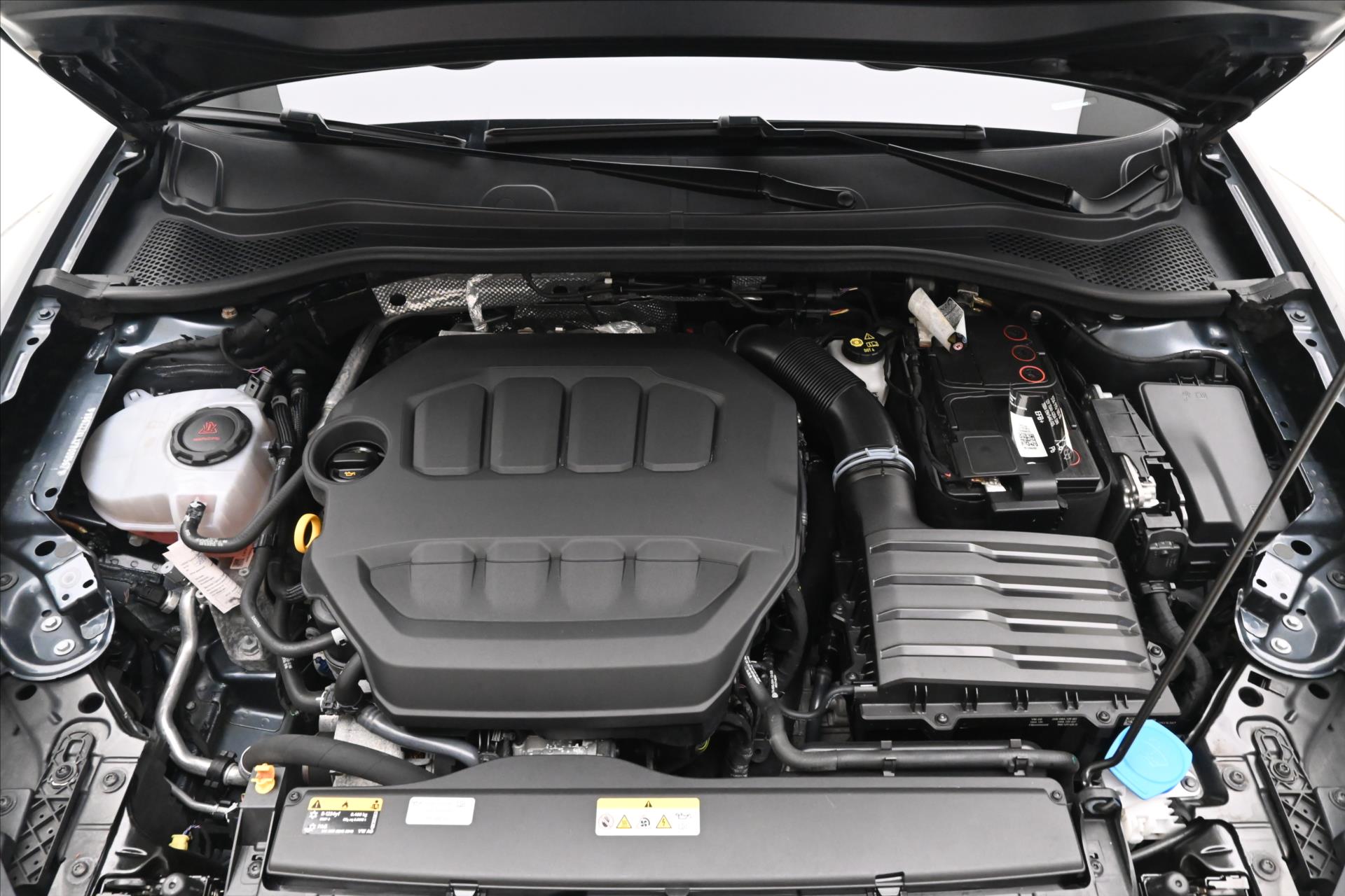 Hlavní fotografie vozu Seat Leon 2,0 TSI 140kW DSG FR Záruka až 5 let (9)