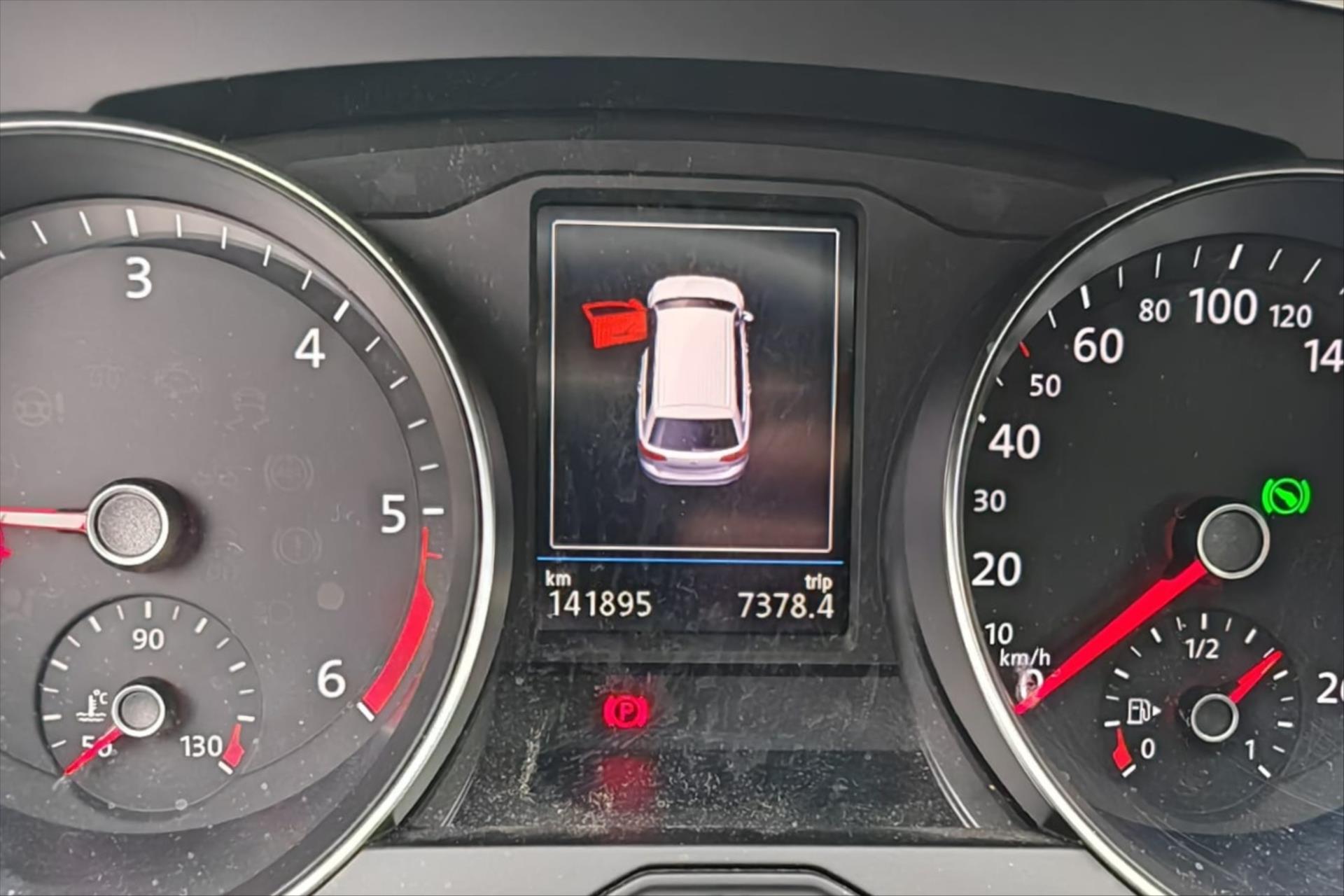 Hlavní fotografie vozu Volkswagen Passat 2,0 TDI 110kW DSG Business VŮZ PŘIPRAVUJEME K PRODEJI (3)