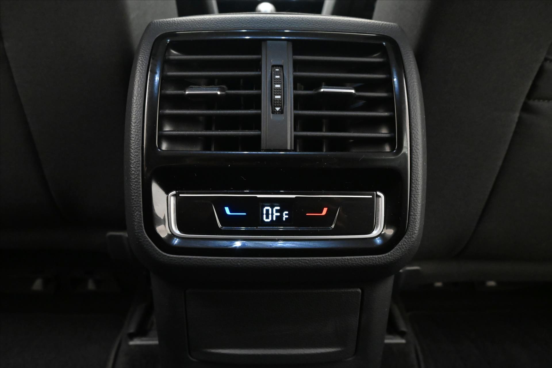 Hlavní fotografie vozu Volkswagen Passat 2,0 TDI 110kW DSG Business Záruka až 5 let (22)