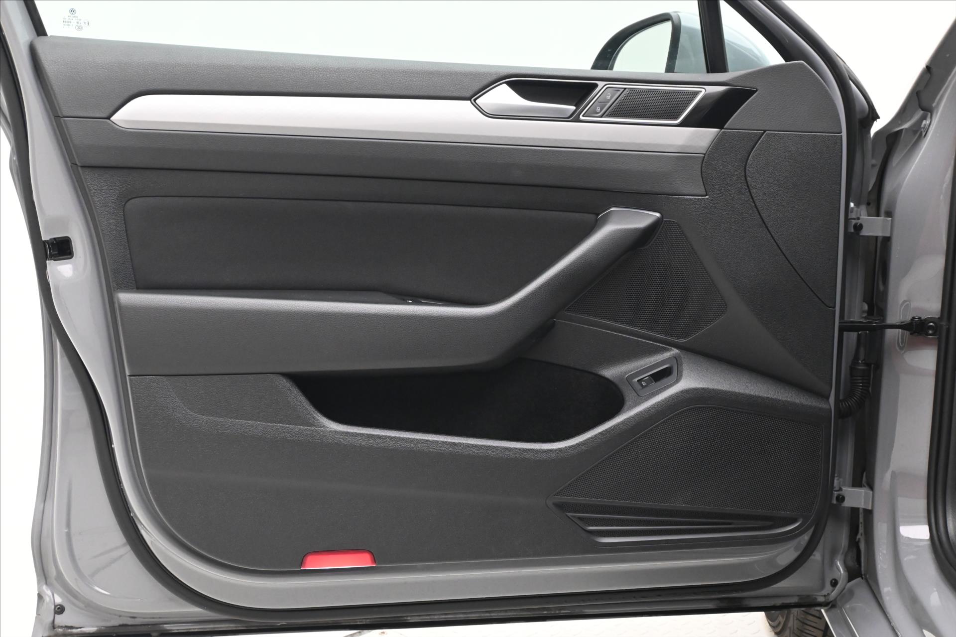 Hlavní fotografie vozu Volkswagen Passat 2,0 TDI 110kW DSG Business Záruka až 5 let (25)