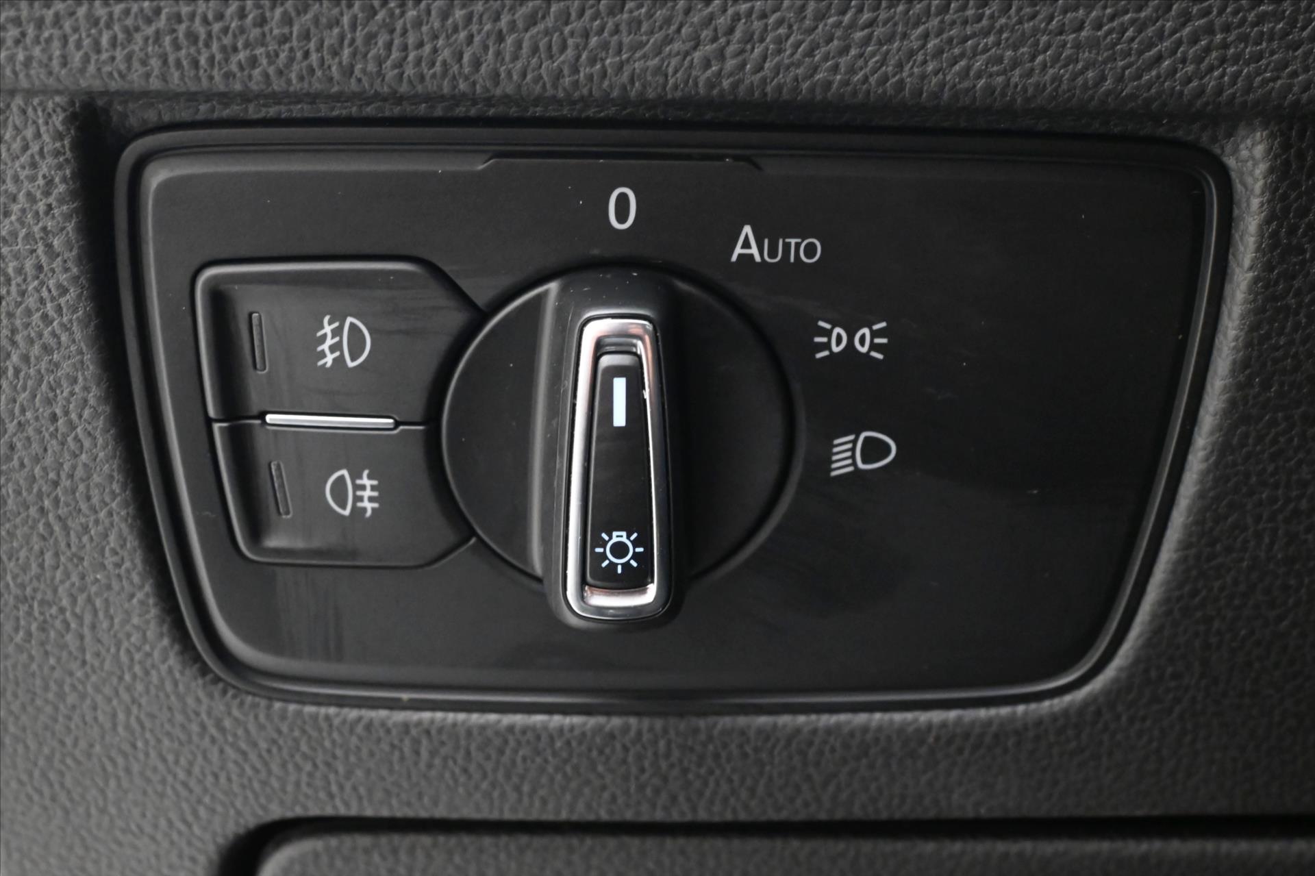 Hlavní fotografie vozu Volkswagen Passat 2,0 TDI 110kW DSG Business Záruka až 5 let (27)