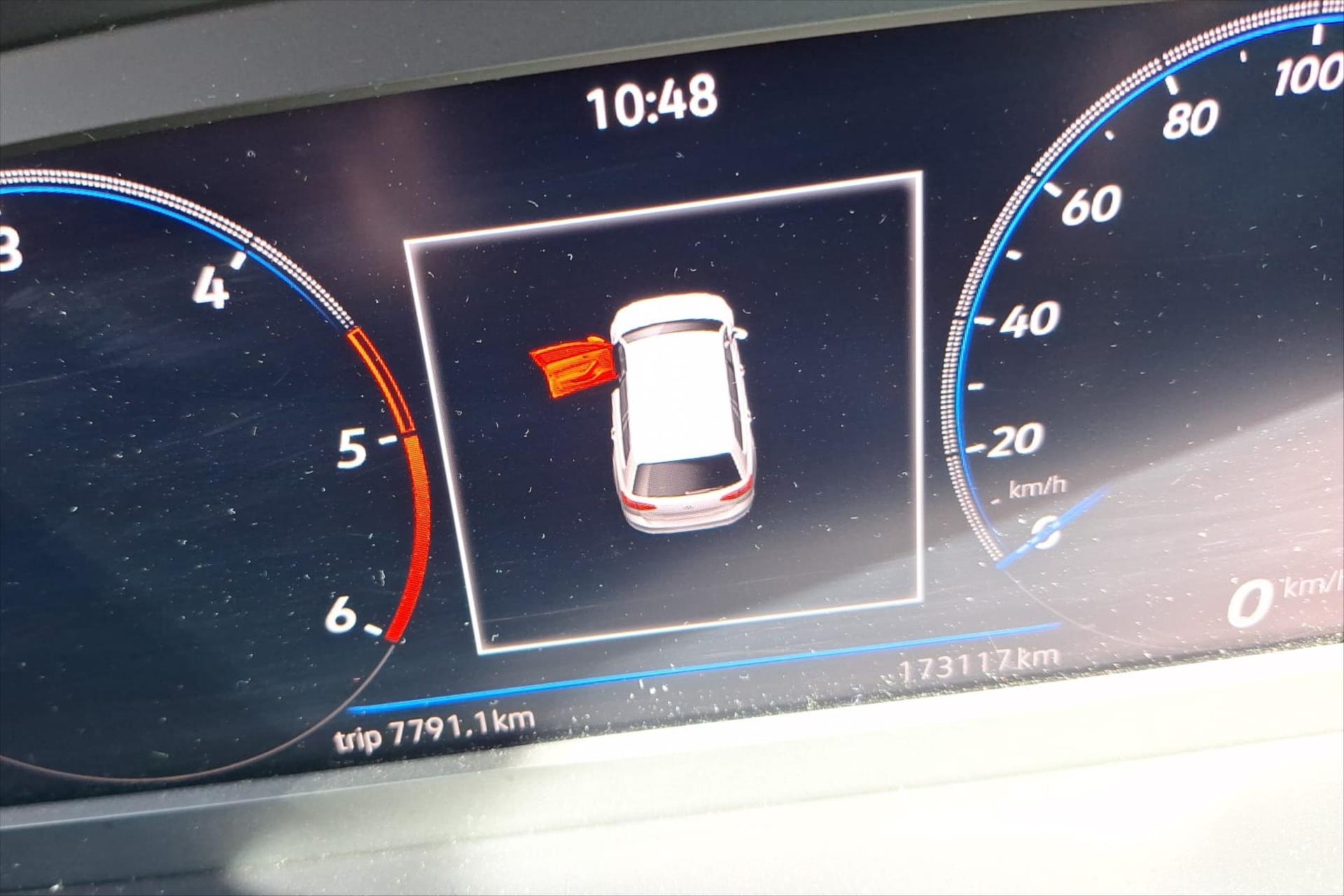 Hlavní fotografie vozu Volkswagen Passat 2,0 TDI 110KW DSG BUSINESS VŮZ PŘIPRAVUJEME K PRODEJI (3)