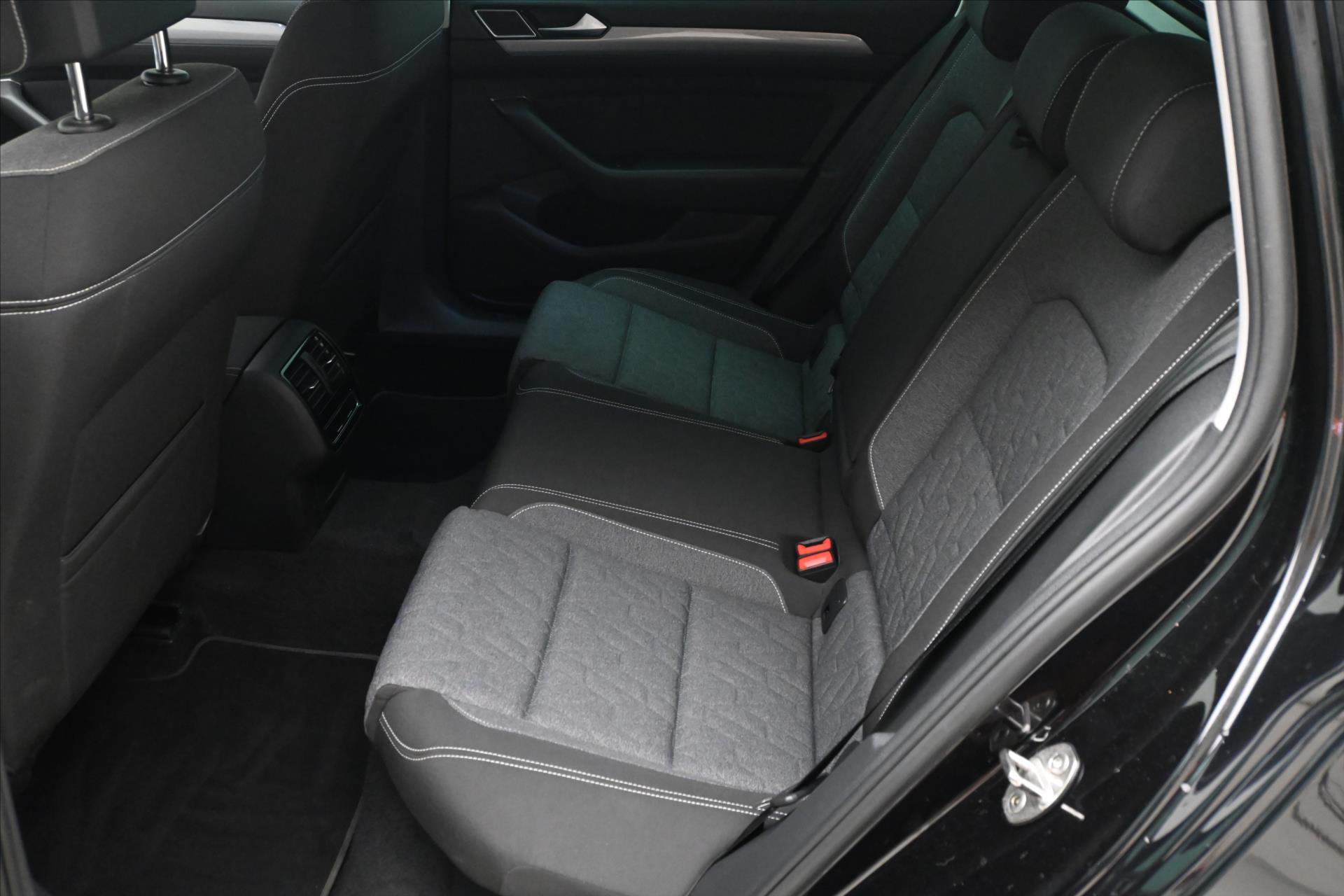 Hlavní fotografie vozu Volkswagen Passat 2,0 TDI 110KW DSG BUSINESS Záruka až 5 let (15)