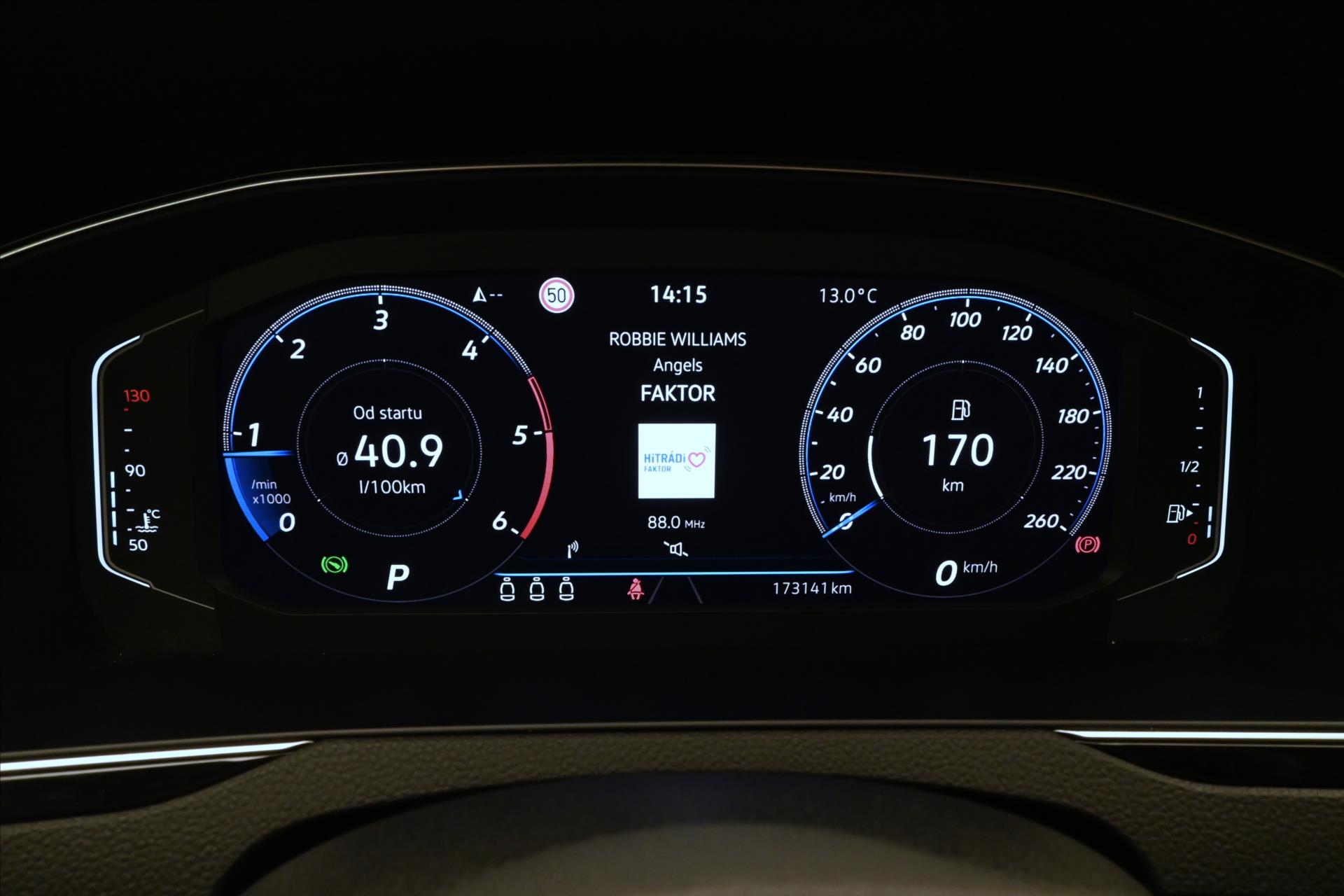 Hlavní fotografie vozu Volkswagen Passat 2,0 TDI 110KW DSG BUSINESS Záruka až 5 let (17)