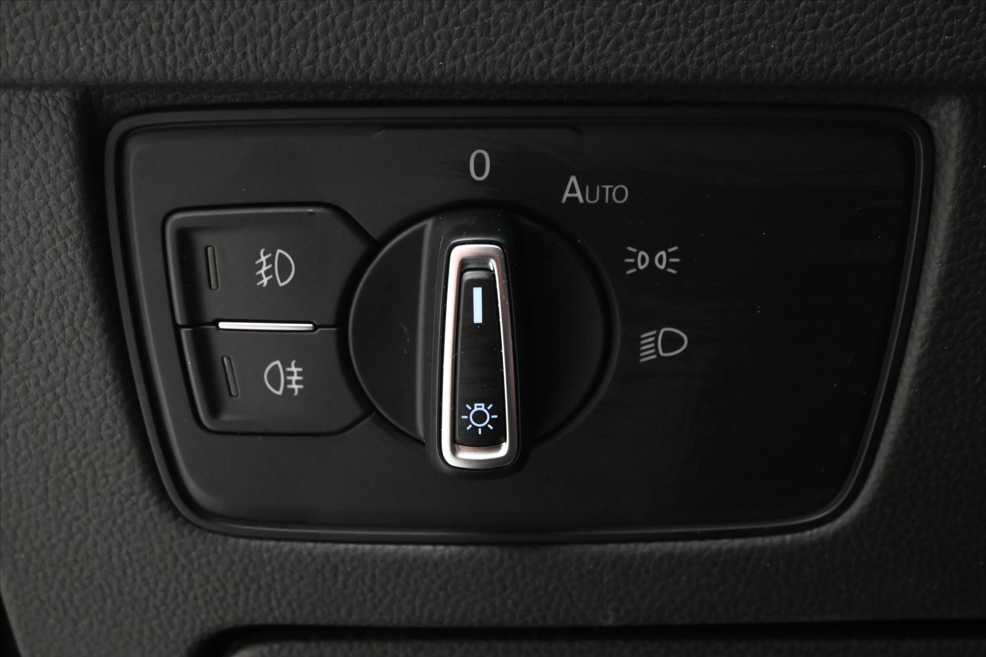 Hlavní fotografie vozu Volkswagen Passat 2,0 TDI 110KW DSG BUSINESS Záruka až 5 let (28)