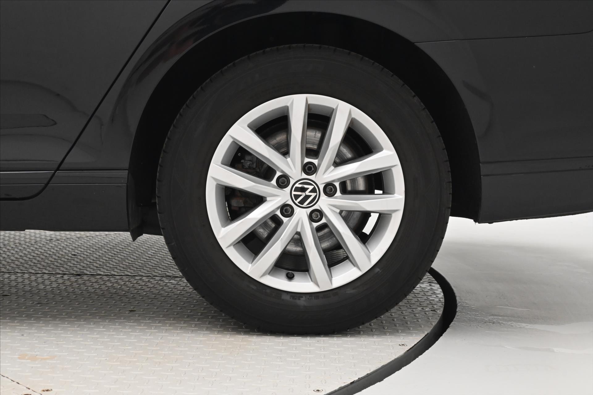 Hlavní fotografie vozu Volkswagen Passat 2,0 TDI 110KW DSG BUSINESS Záruka až 5 let (33)