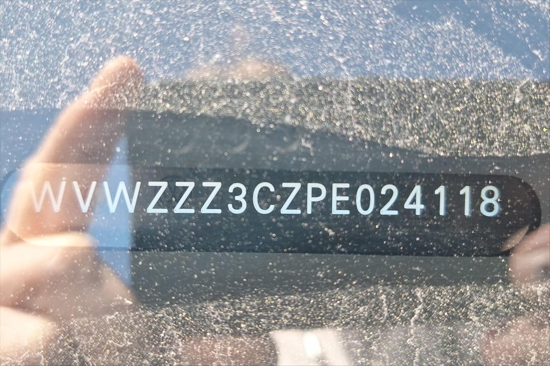 Hlavní fotografie vozu Volkswagen Passat 2,0 (2)