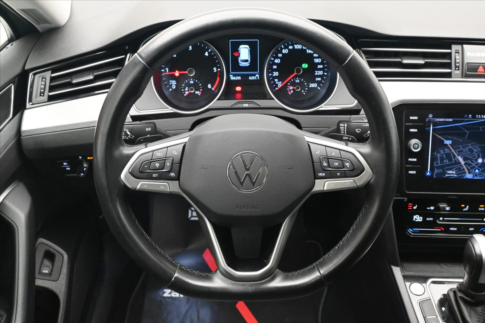 Hlavní fotografie vozu Volkswagen Passat 2,0 TDI 110kW DSG Business Záruka až 5 let (18)