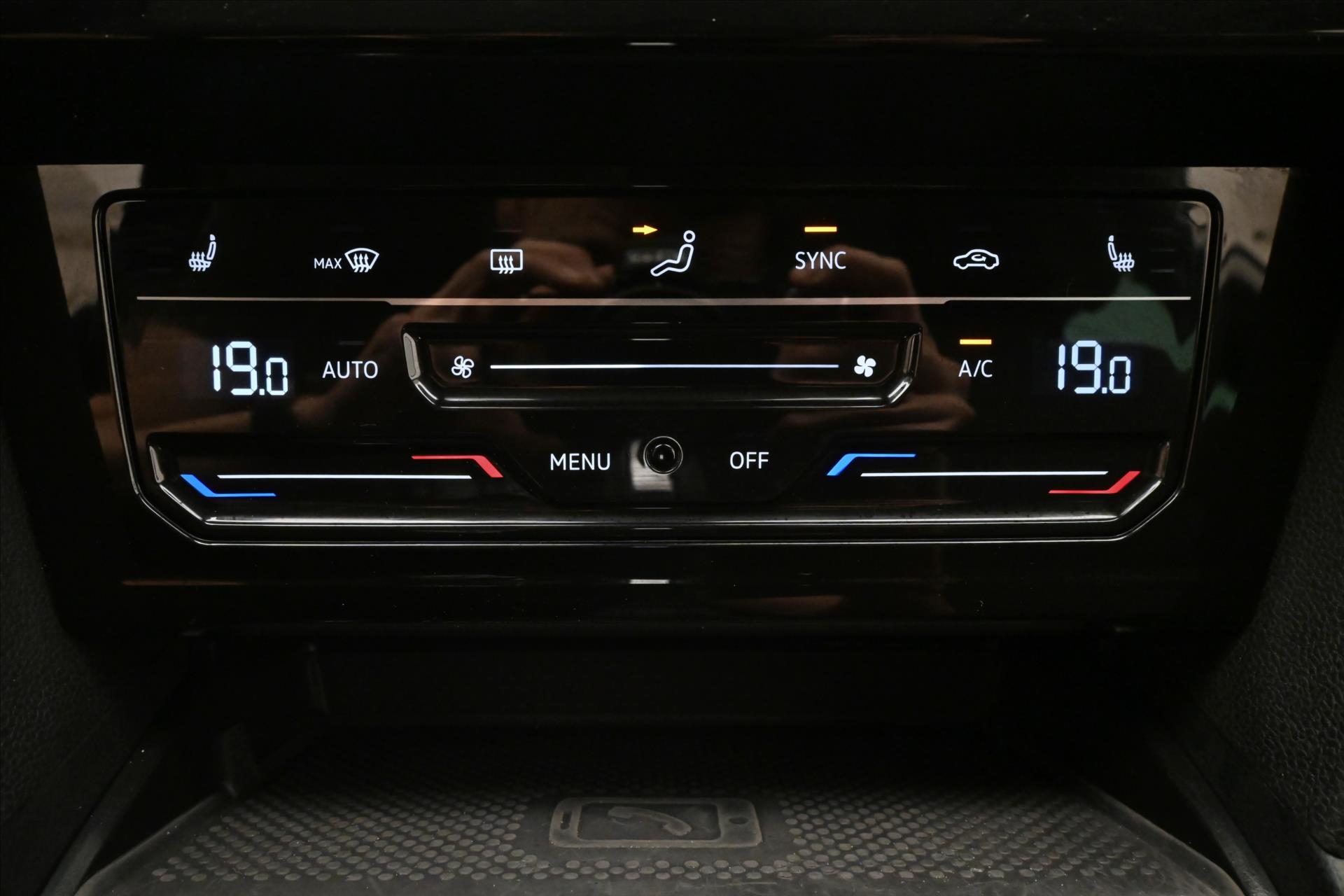 Hlavní fotografie vozu Volkswagen Passat 2,0 TDI 110kW DSG Business Záruka až 5 let (21)