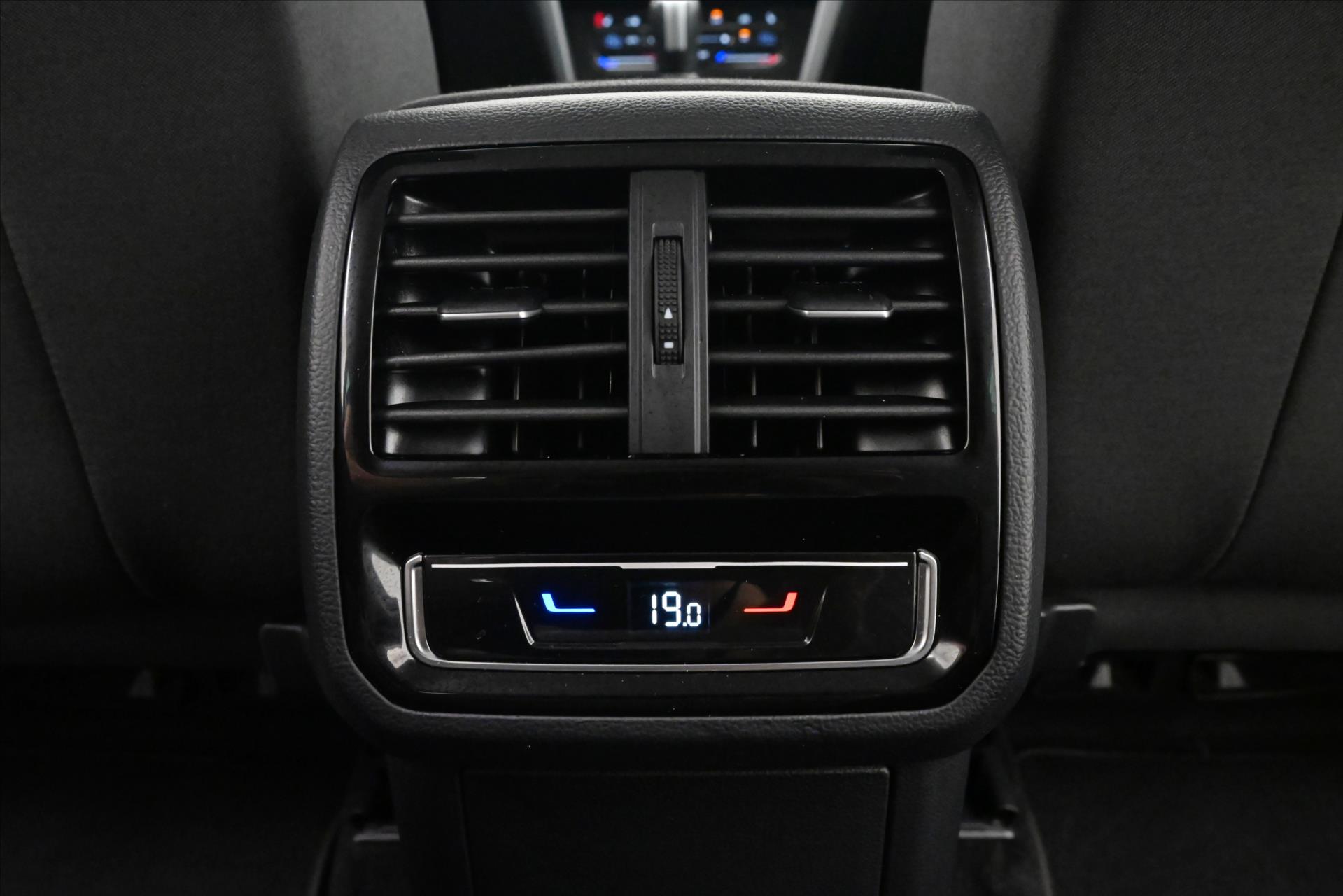 Hlavní fotografie vozu Volkswagen Passat 2,0 TDI 110kW DSG Business Záruka až 5 let (22)