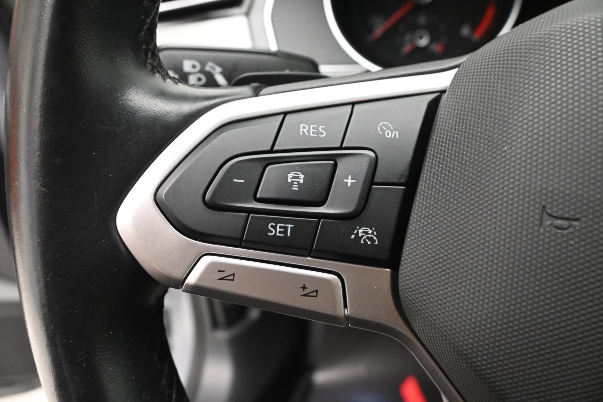 Hlavní fotografie vozu Volkswagen Passat 2,0 TDI 110kW DSG Business Záruka až 5 let (24)