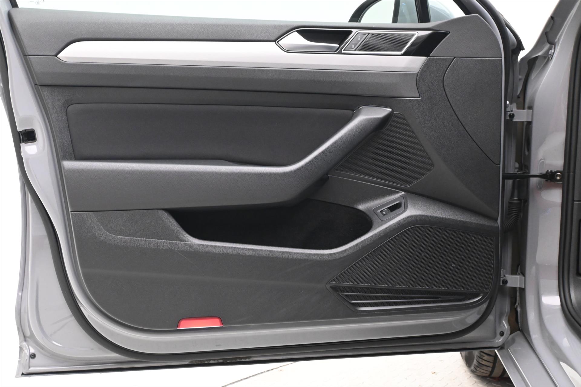 Hlavní fotografie vozu Volkswagen Passat 2,0 TDI 110kW DSG Business Záruka až 5 let (25)