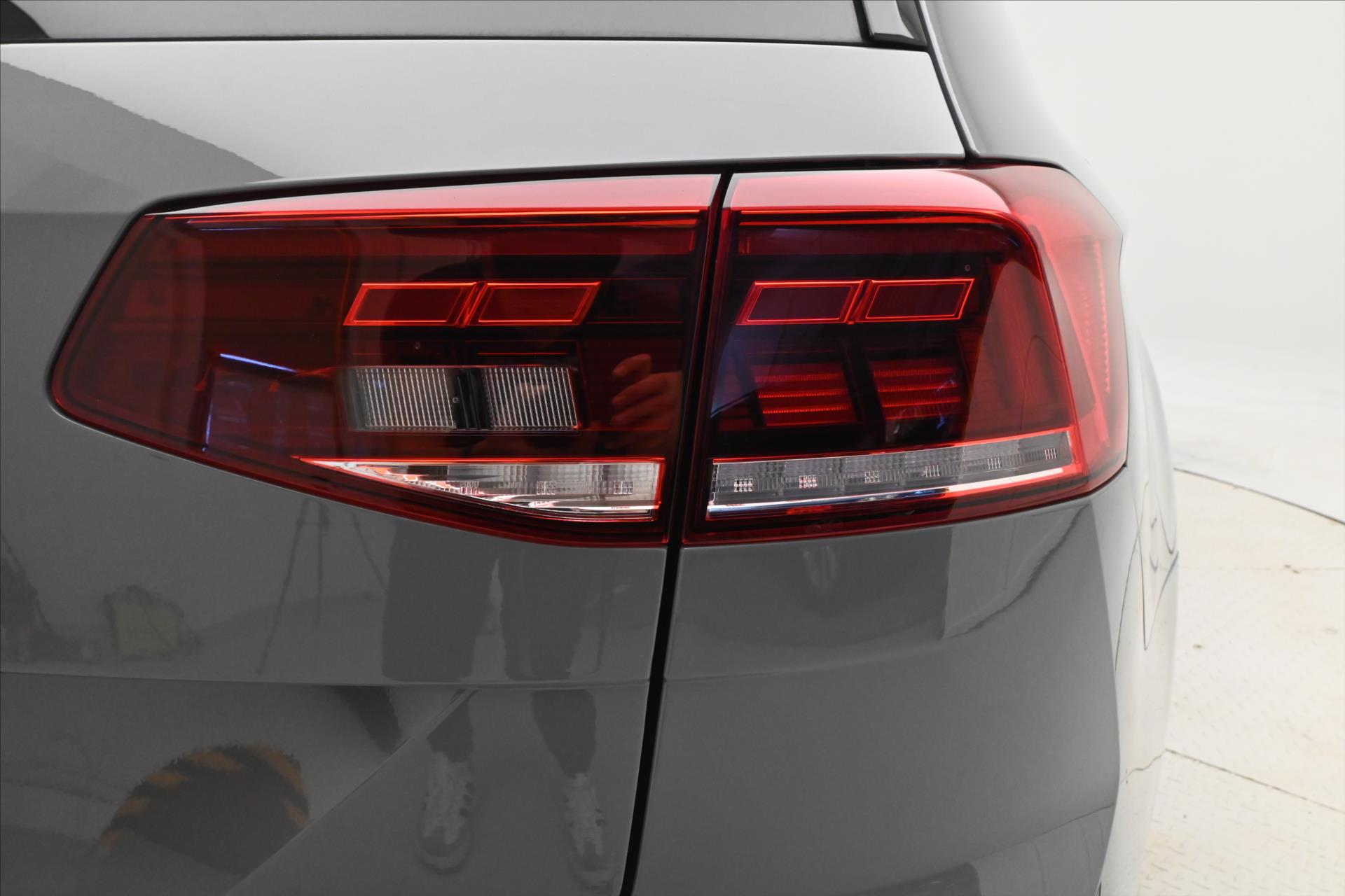 Hlavní fotografie vozu Volkswagen Passat 2,0 TDI 110kW DSG Business Záruka až 5 let (30)