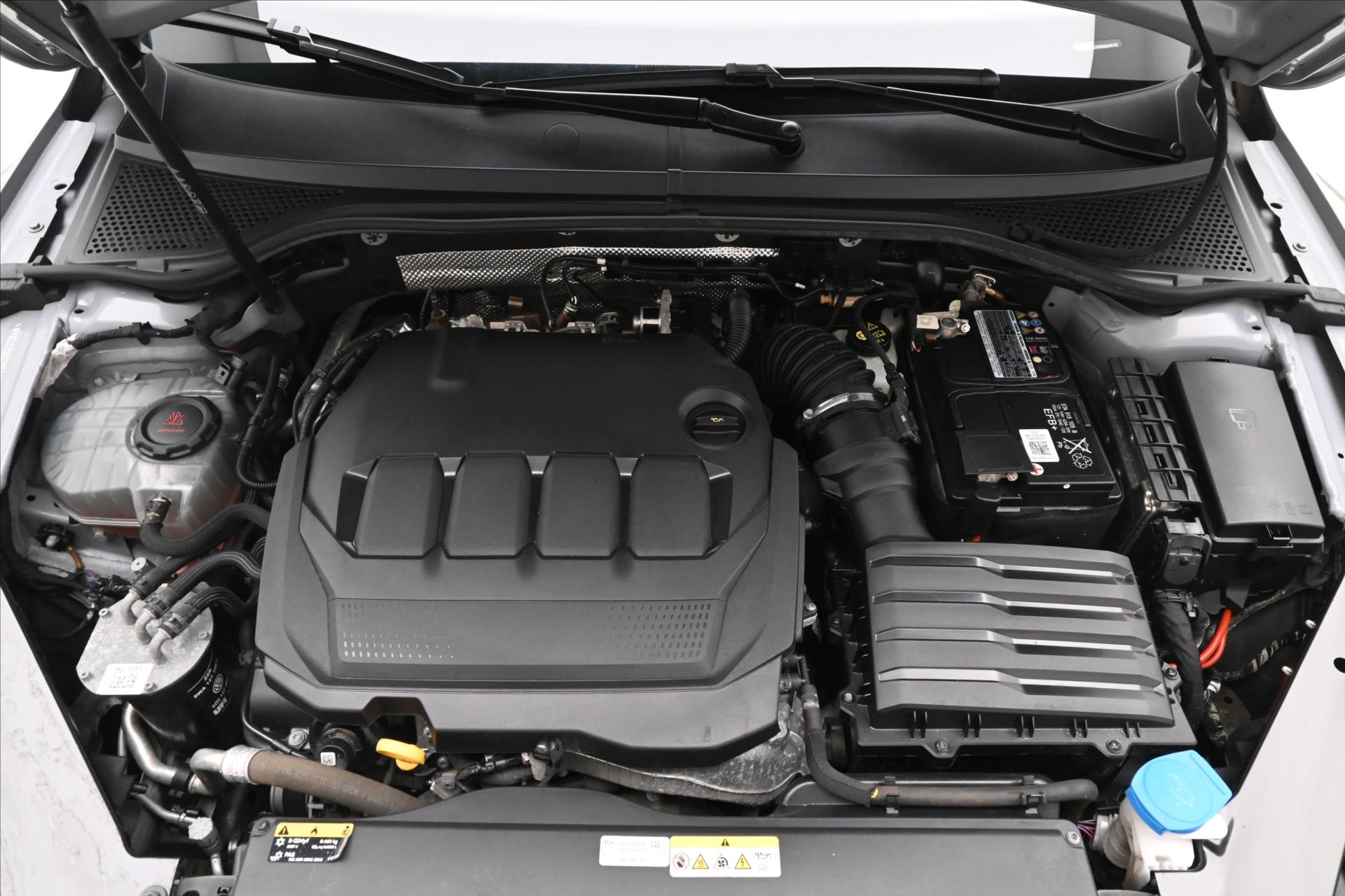 Hlavní fotografie vozu Volkswagen Passat 2,0 TDI 110kW DSG Business Záruka až 5 let (9)