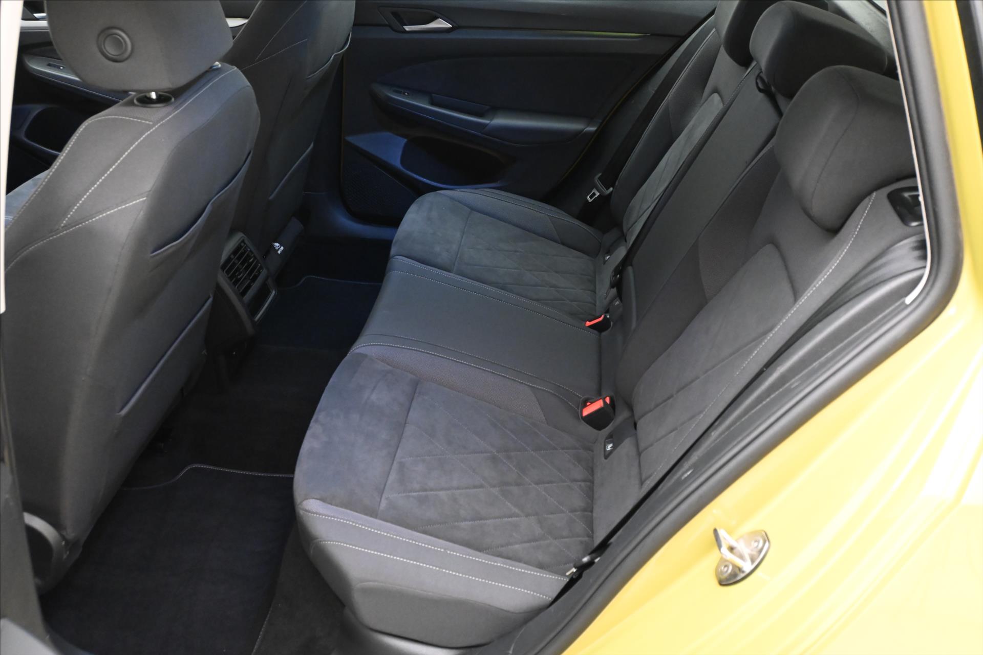 Main photo of the car Volkswagen Golf 1.5 TSI 96 kW Life Warranty up to 5 years (15)