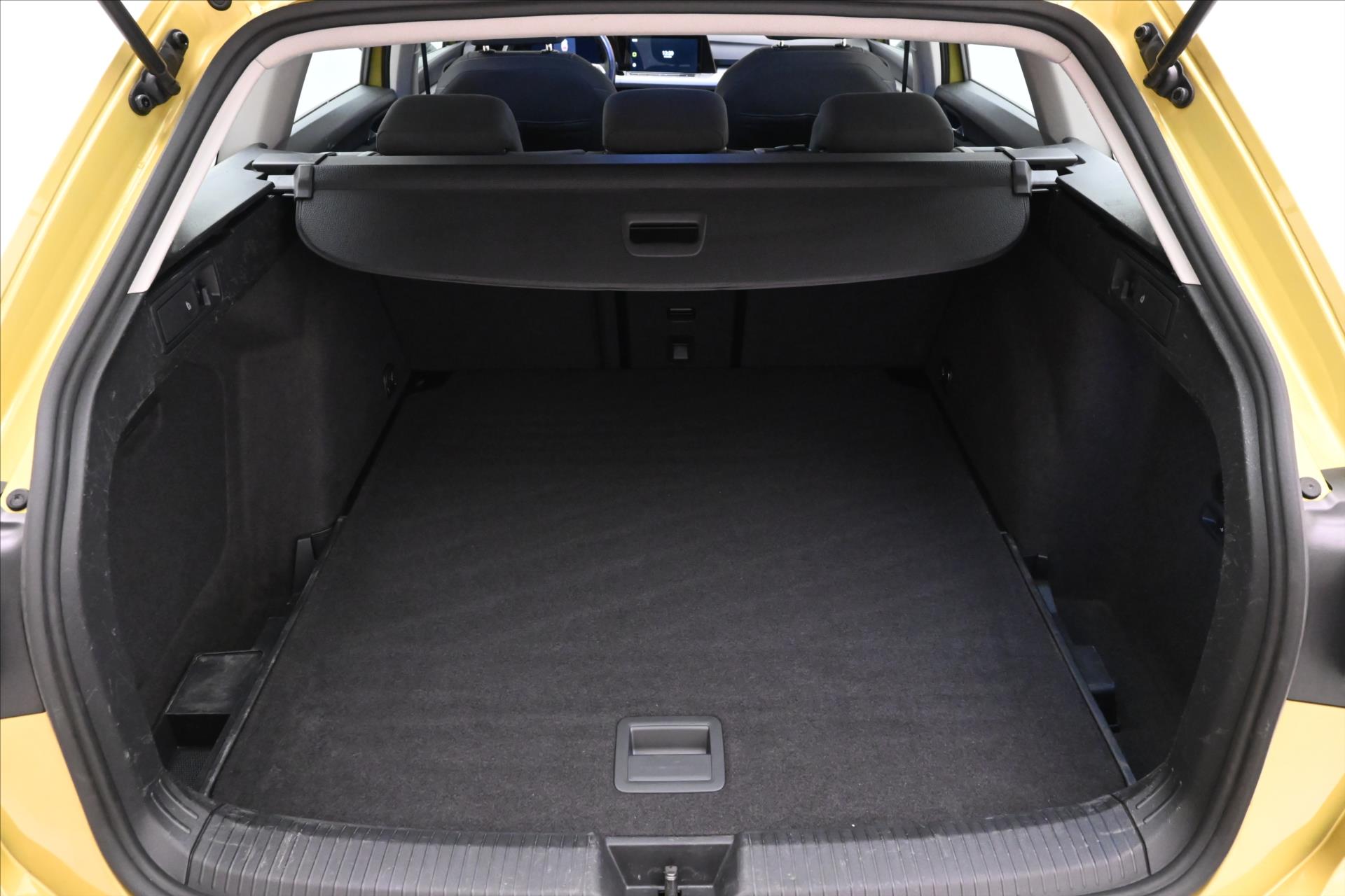 Hlavní fotografie vozu Volkswagen Golf 1,5 TSI 96kW Life Záruka až 5 let (11)
