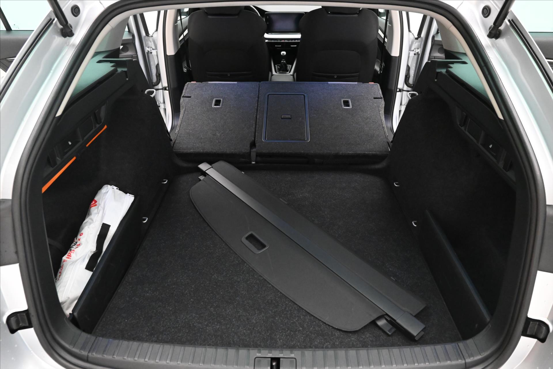 Hlavní fotografie vozu Škoda Octavia 2,0 TDI 85kW Ambiente Záruka až 5 let (11)