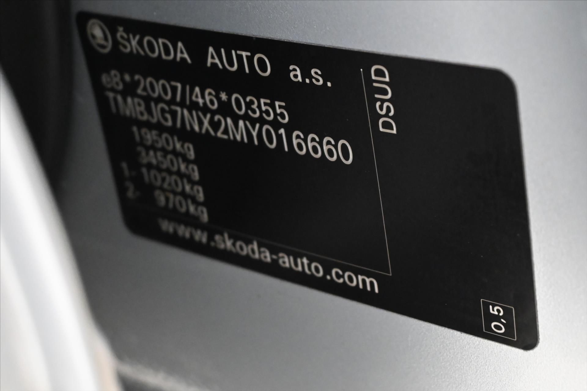 Hlavní fotografie vozu Škoda Octavia 2,0 TDI 85kW Ambiente Záruka až 5 let (12)