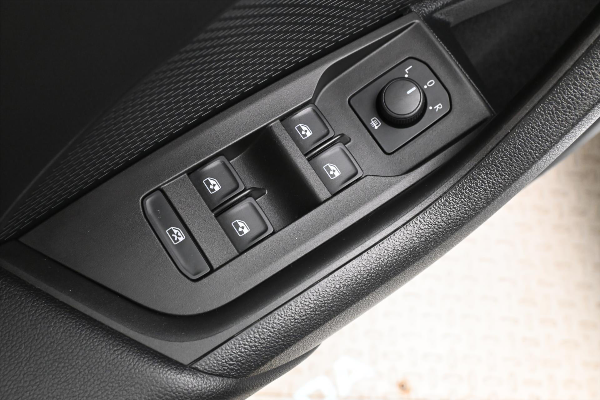 Hlavní fotografie vozu Škoda Octavia 2,0 TDI 85kW Ambiente Záruka až 5 let (25)