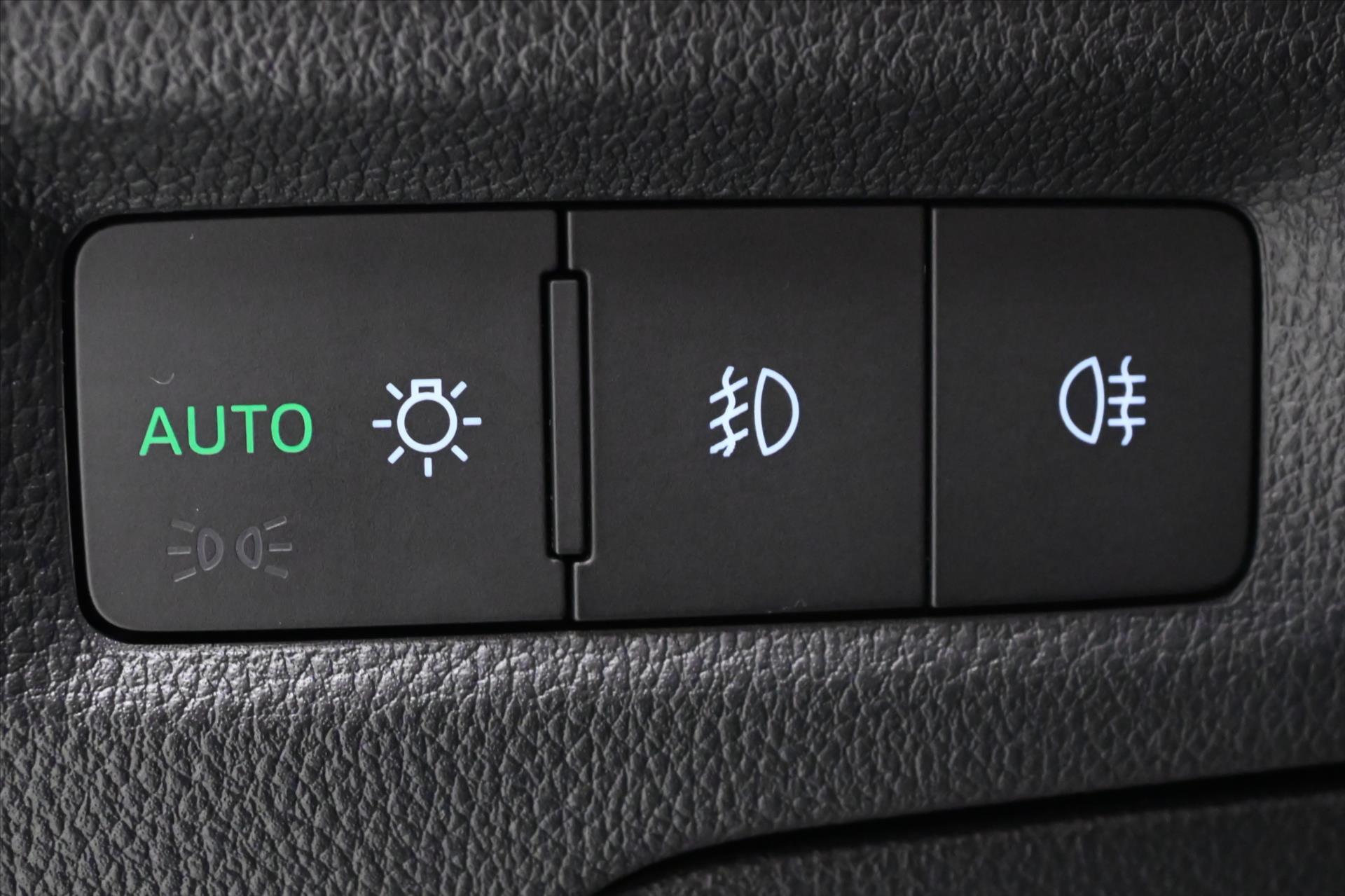 Hlavní fotografie vozu Škoda Octavia 2,0 TDI 85kW Ambiente Záruka až 5 let (26)