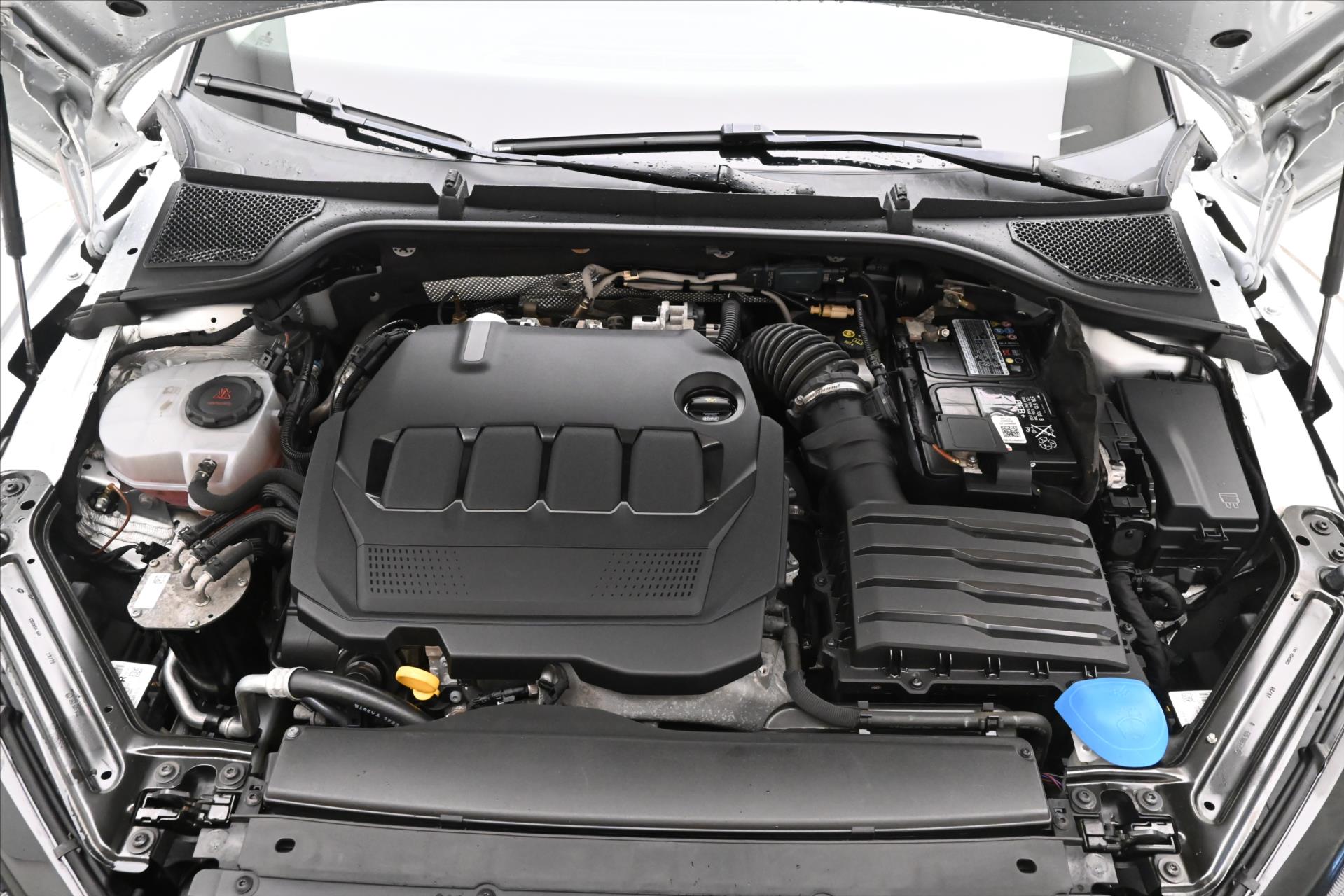 Hlavní fotografie vozu Škoda Octavia 2,0 TDI 85kW Ambiente Záruka až 5 let (9)