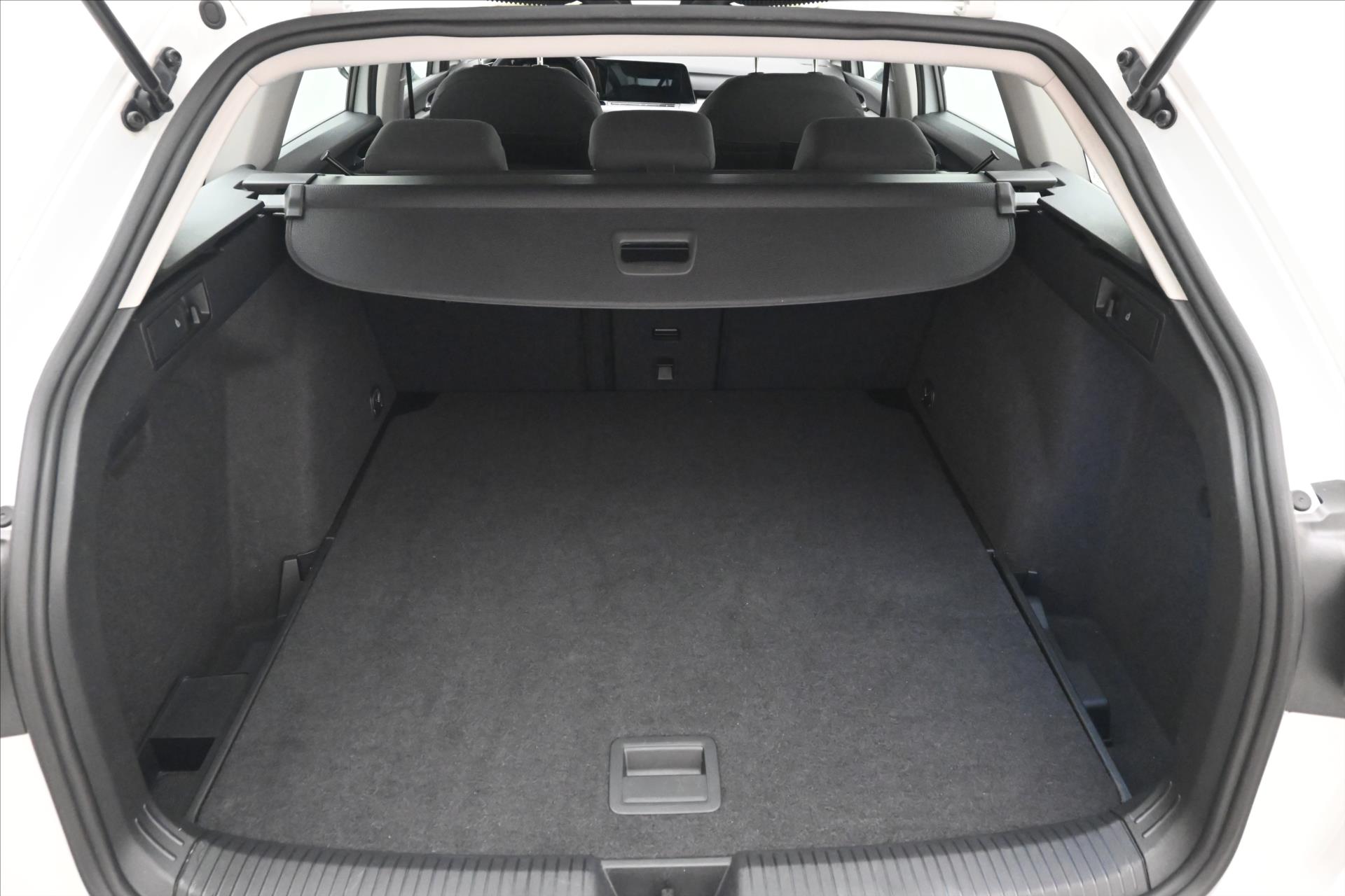 Hlavní fotografie vozu Volkswagen Golf 2,0 TDI 110 kW Life Záruka až 5 let (10)